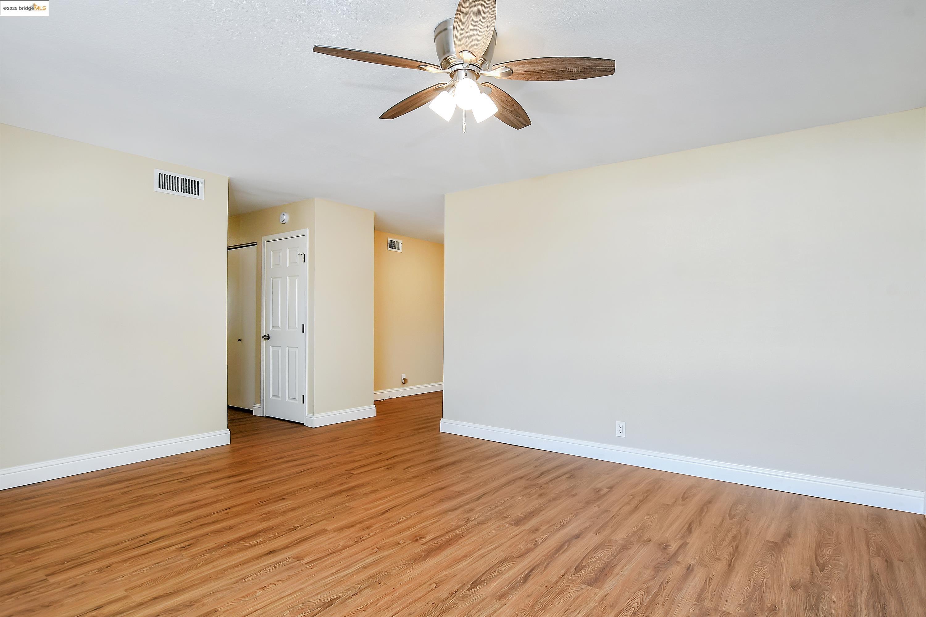 Detail Gallery Image 5 of 29 For 7 Marlin Dr, Pittsburg,  CA 94565 - 4 Beds | 2 Baths