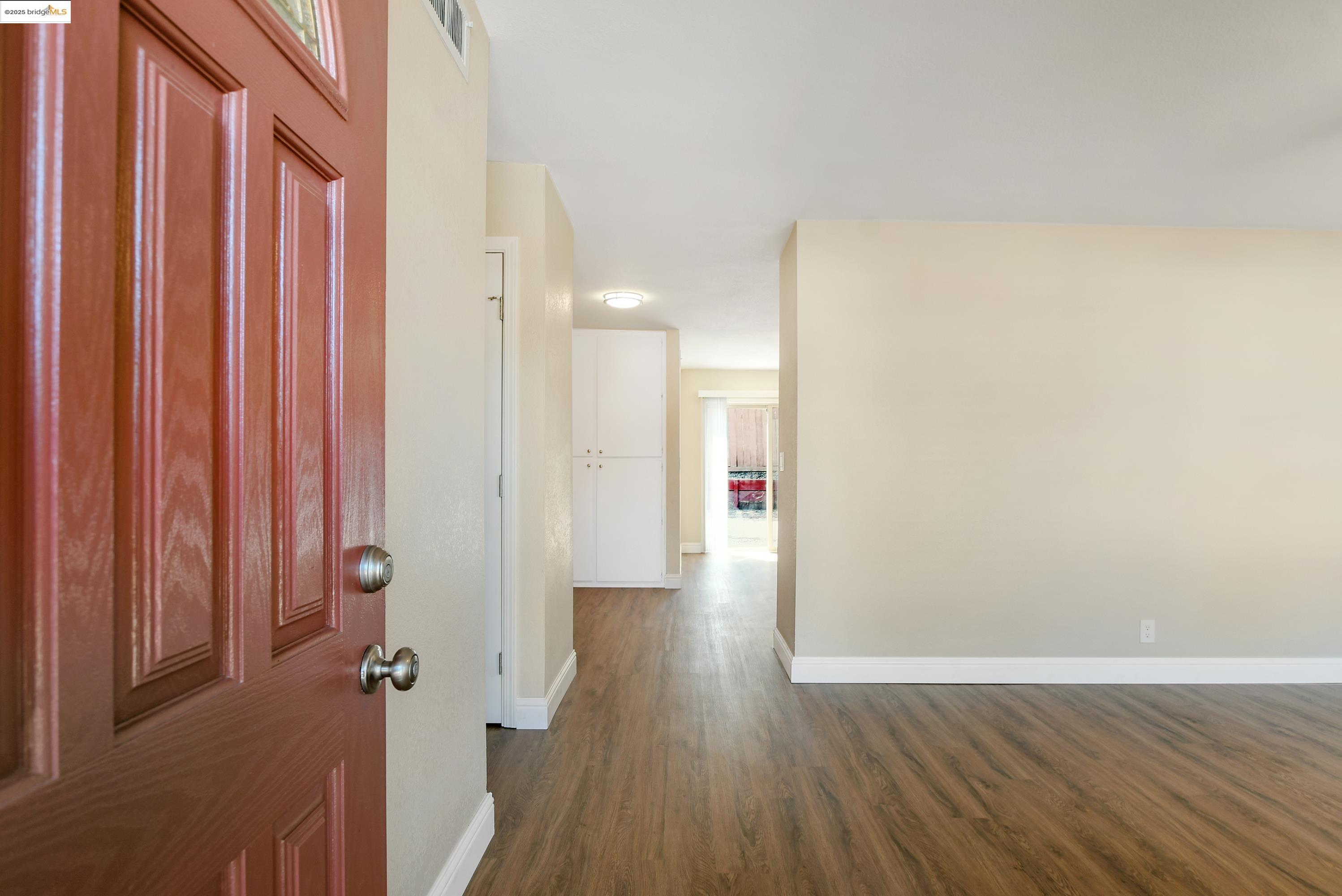 Detail Gallery Image 7 of 29 For 7 Marlin Dr, Pittsburg,  CA 94565 - 4 Beds | 2 Baths