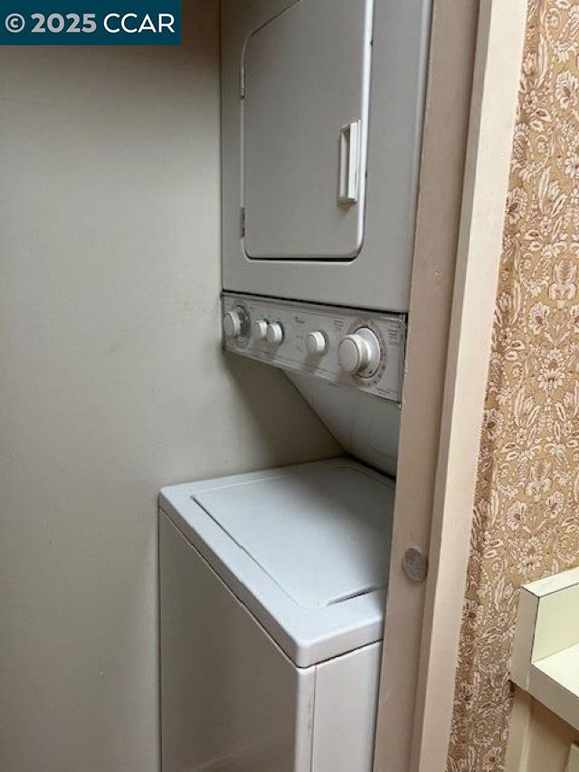Detail Gallery Image 11 of 13 For 2000 Pine Knoll Dr #2,  Walnut Creek,  CA 94595 - 2 Beds | 1/1 Baths
