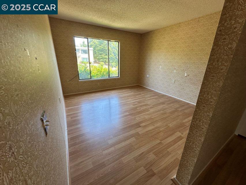 Detail Gallery Image 10 of 13 For 2000 Pine Knoll Dr #2,  Walnut Creek,  CA 94595 - 2 Beds | 1/1 Baths