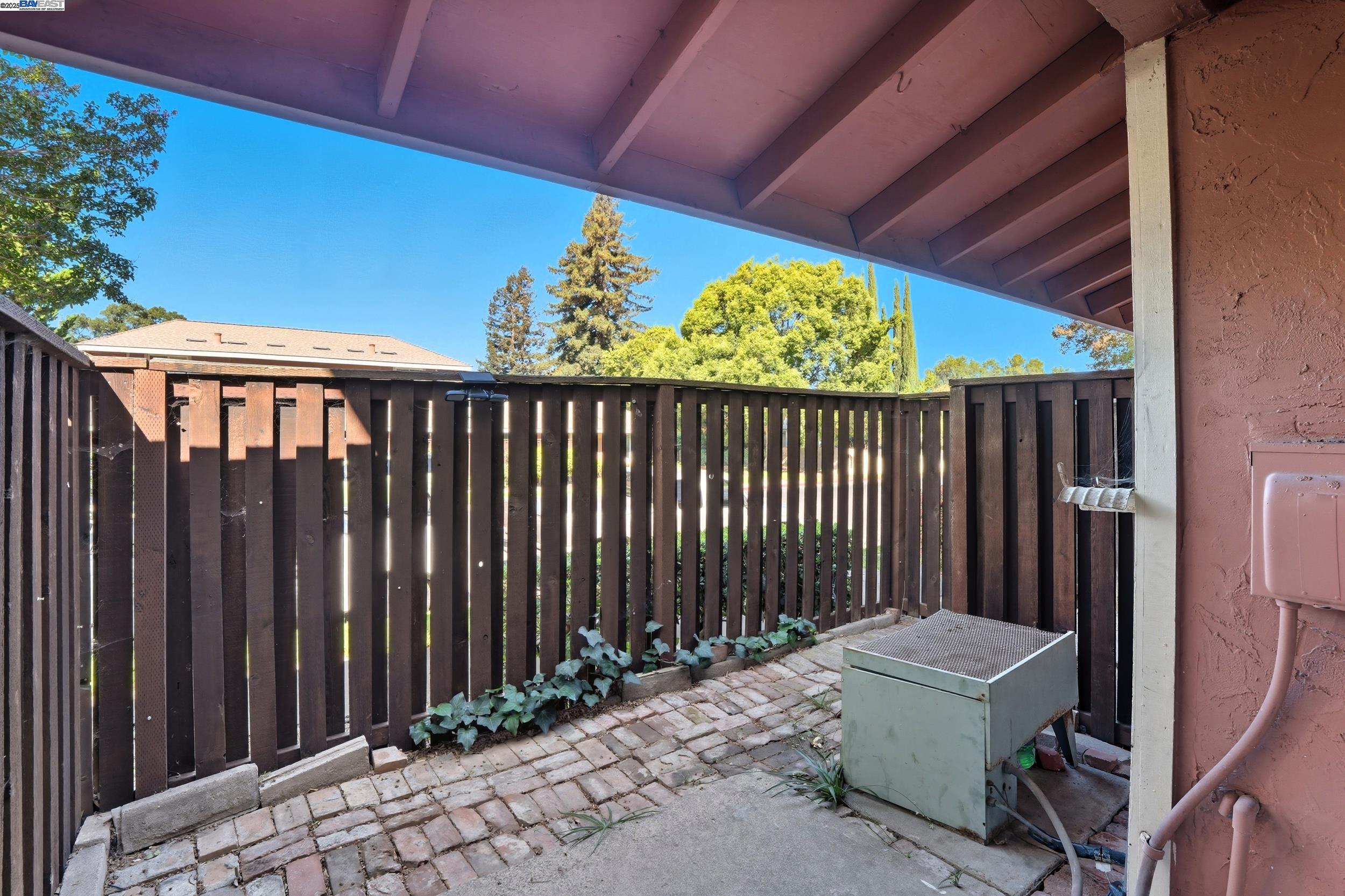 Detail Gallery Image 14 of 23 For 2067 Olivera Rd #B,  Concord,  CA 94520 - 2 Beds | 1/1 Baths