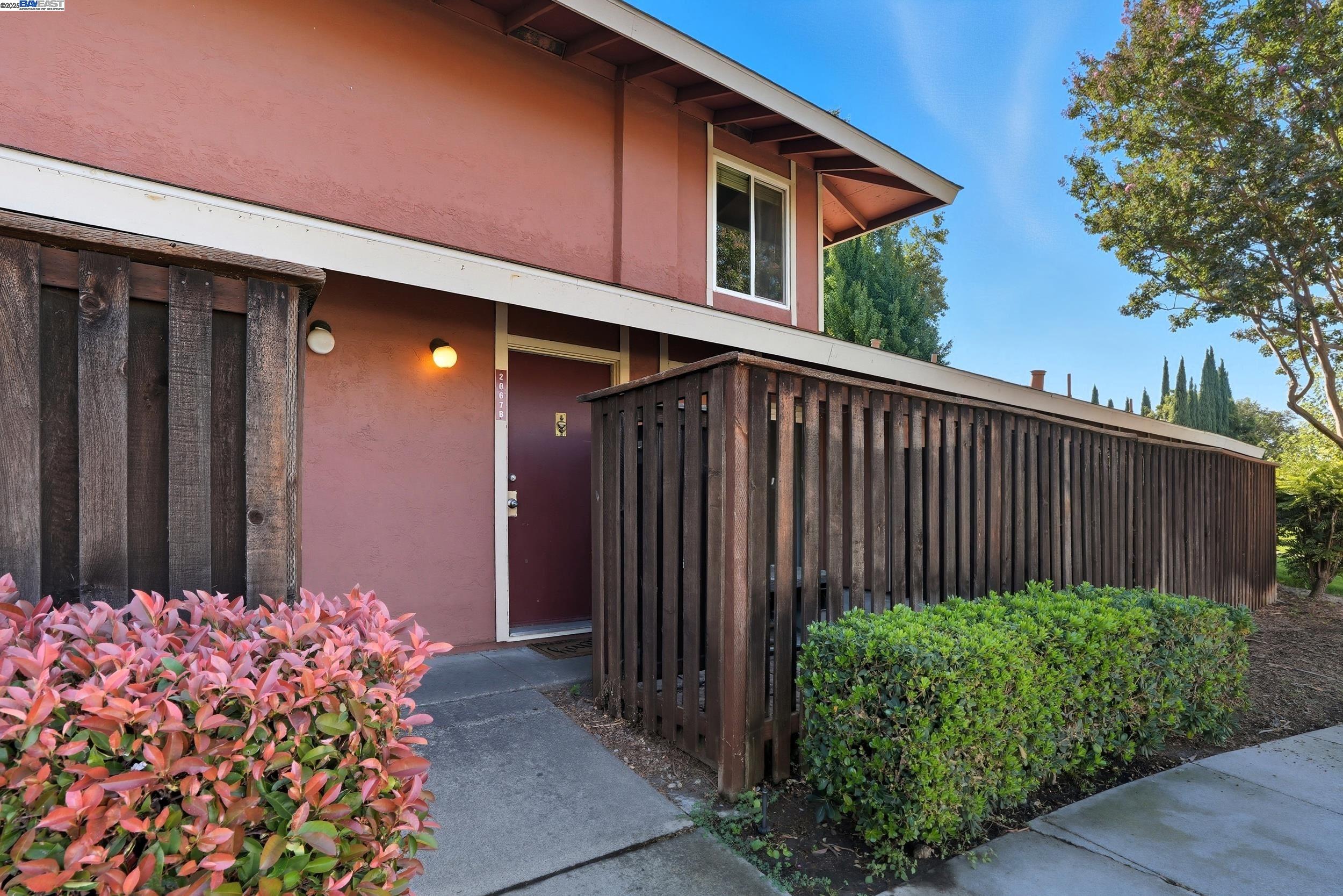 Detail Gallery Image 16 of 23 For 2067 Olivera Rd #B,  Concord,  CA 94520 - 2 Beds | 1/1 Baths