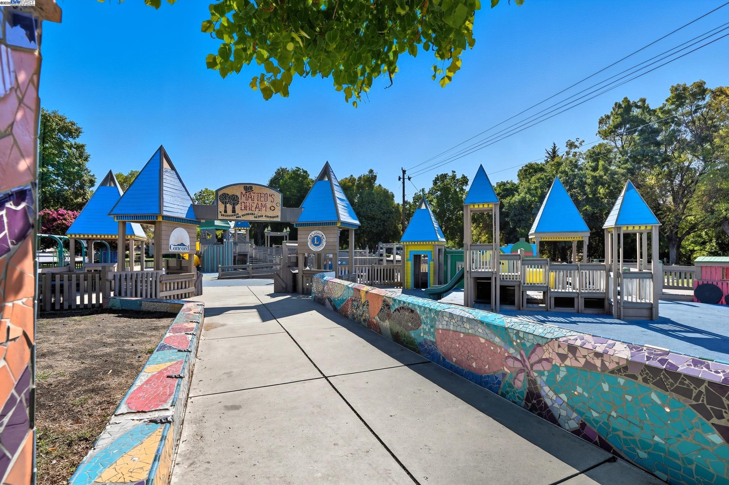 Detail Gallery Image 21 of 23 For 2067 Olivera Rd #B,  Concord,  CA 94520 - 2 Beds | 1/1 Baths