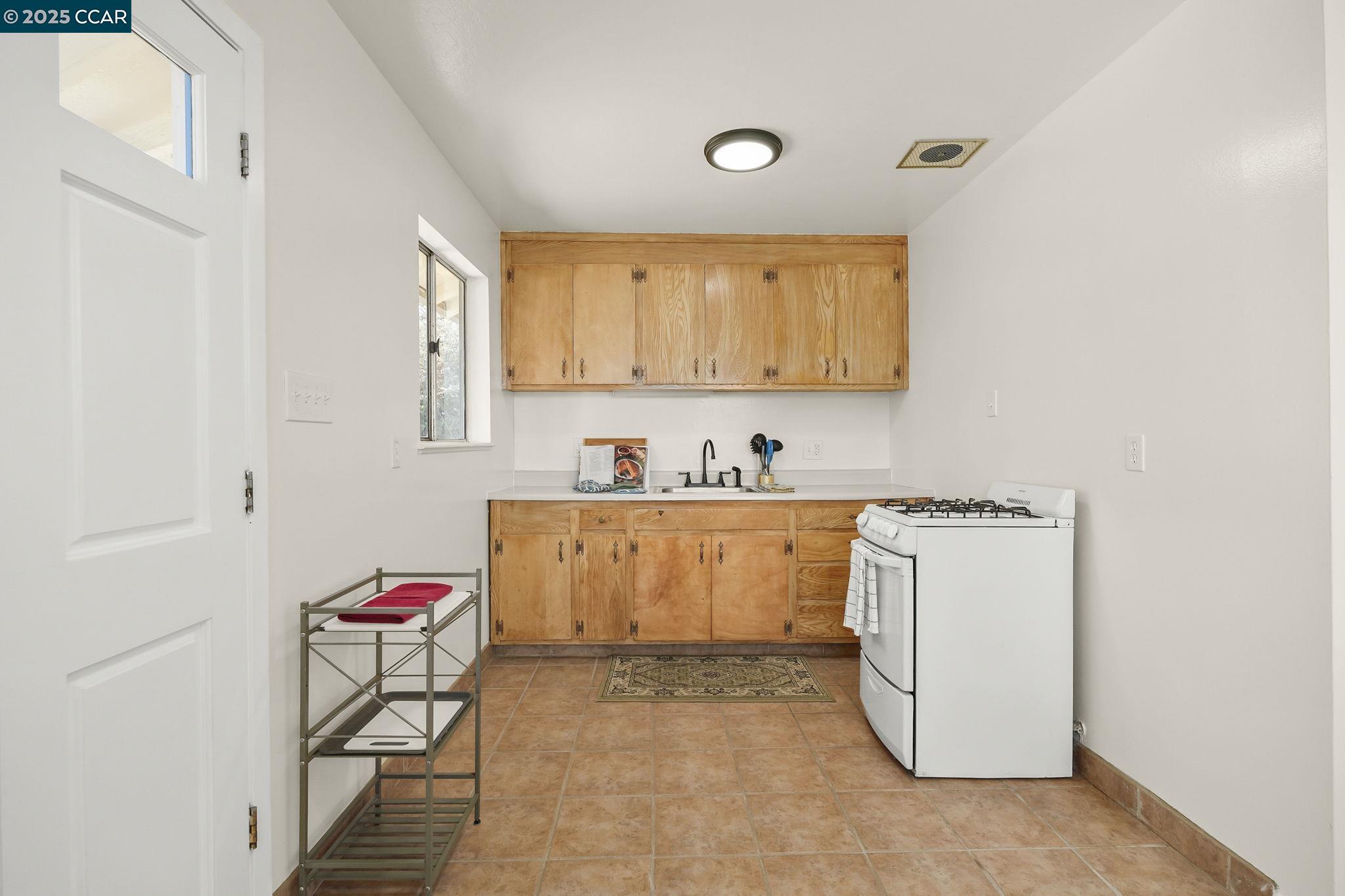 Detail Gallery Image 14 of 29 For 1618 Beau Rivage, San Pablo,  CA 94806 - 1 Beds | 1 Baths