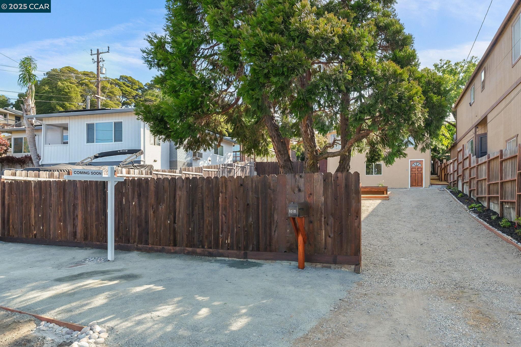 Detail Gallery Image 4 of 29 For 1618 Beau Rivage, San Pablo,  CA 94806 - 1 Beds | 1 Baths