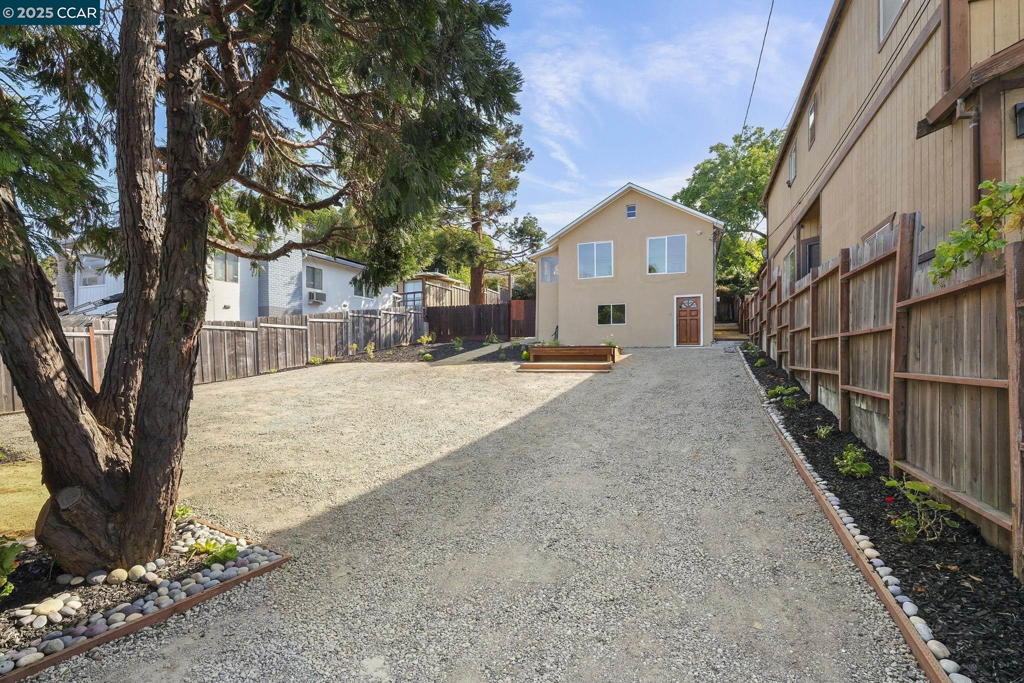 Detail Gallery Image 5 of 29 For 1618 Beau Rivage, San Pablo,  CA 94806 - 1 Beds | 1 Baths