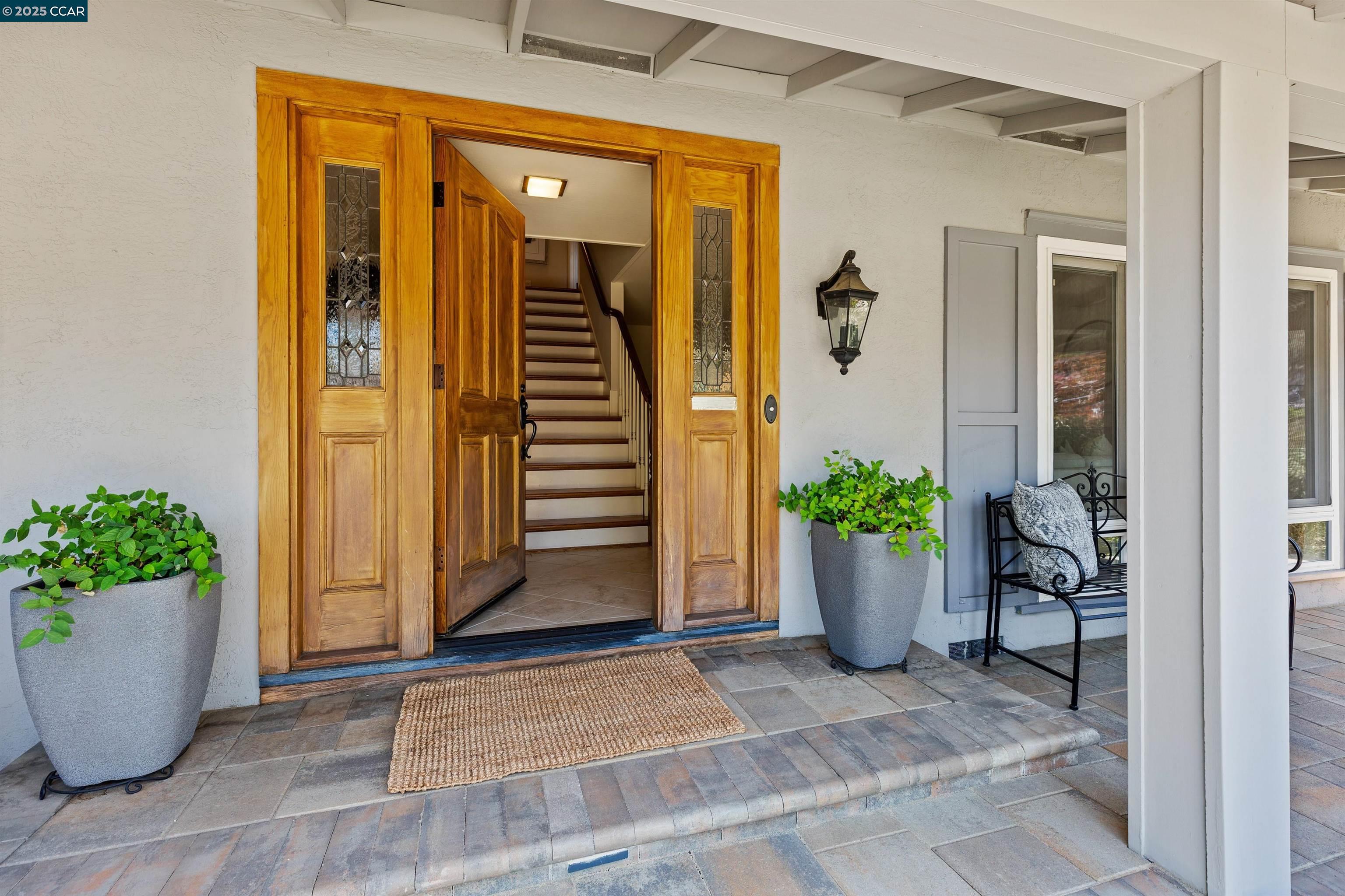 Detail Gallery Image 2 of 27 For 1010 Crystal Ct, Walnut Creek,  CA 94598 - 4 Beds | 3 Baths