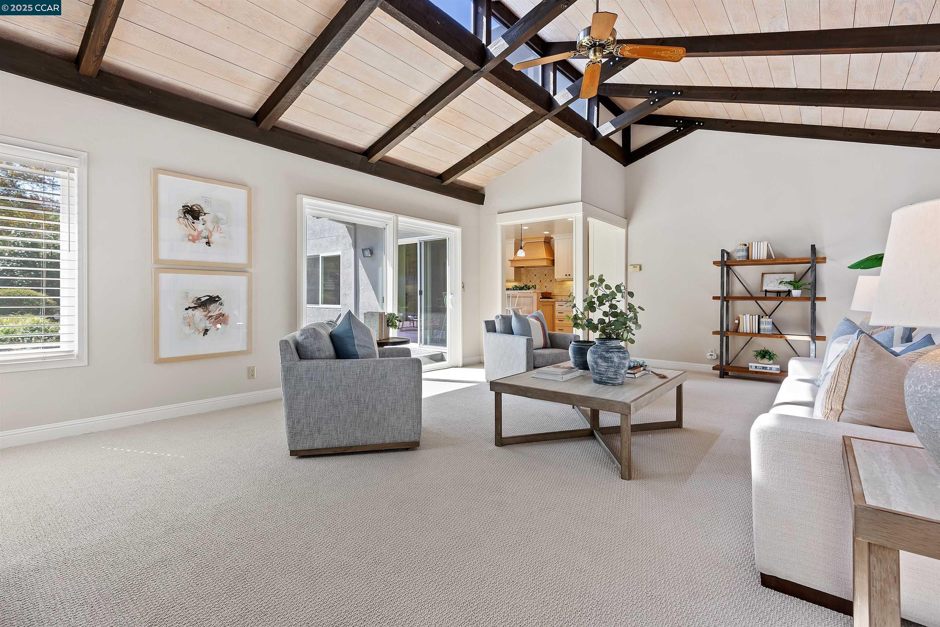 Detail Gallery Image 13 of 27 For 1010 Crystal Ct, Walnut Creek,  CA 94598 - 4 Beds | 3 Baths