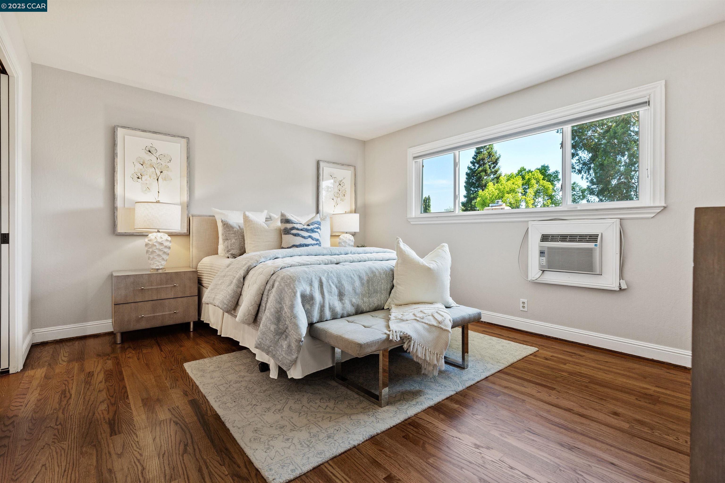 Detail Gallery Image 16 of 27 For 1010 Crystal Ct, Walnut Creek,  CA 94598 - 4 Beds | 3 Baths