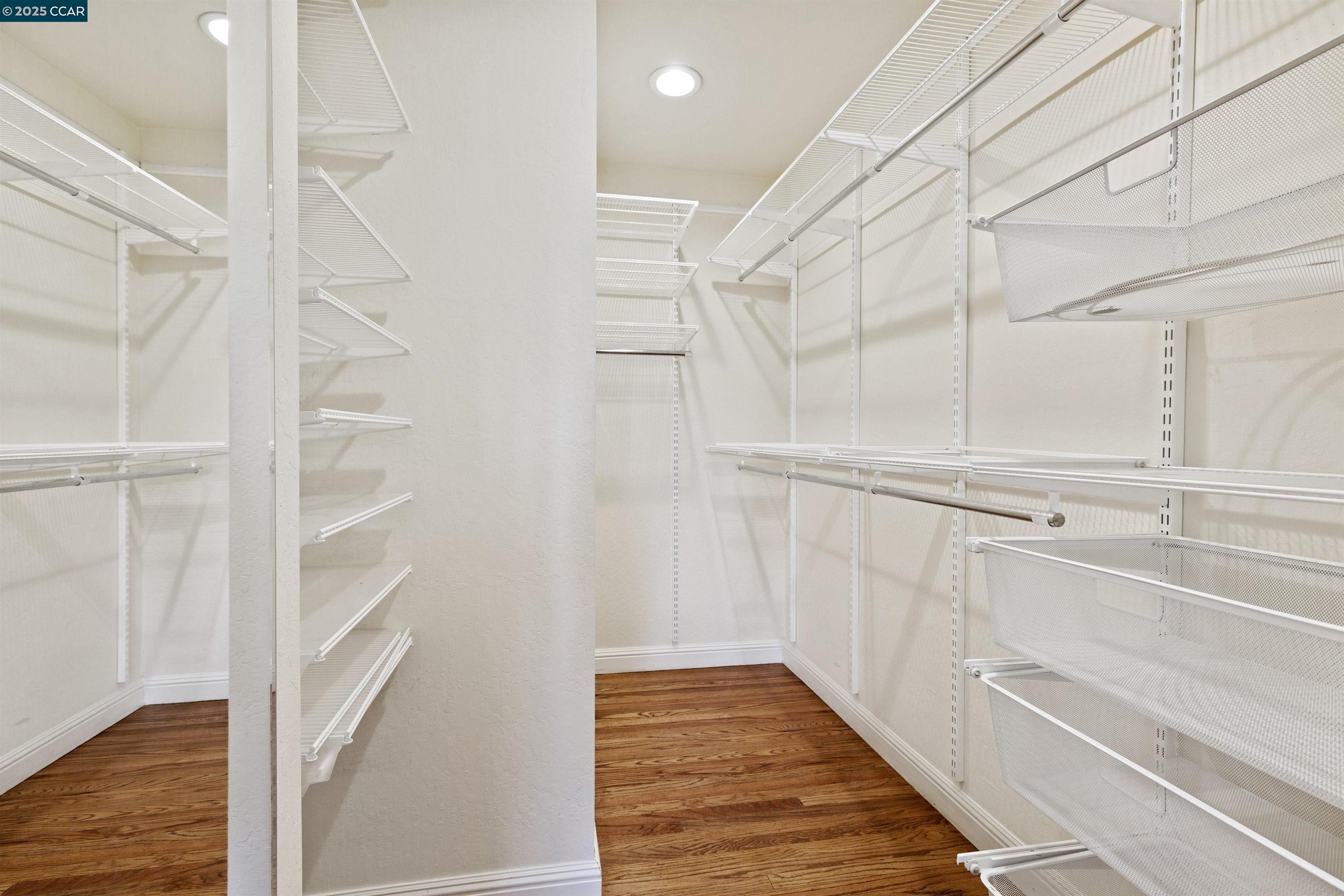 Detail Gallery Image 17 of 27 For 1010 Crystal Ct, Walnut Creek,  CA 94598 - 4 Beds | 3 Baths