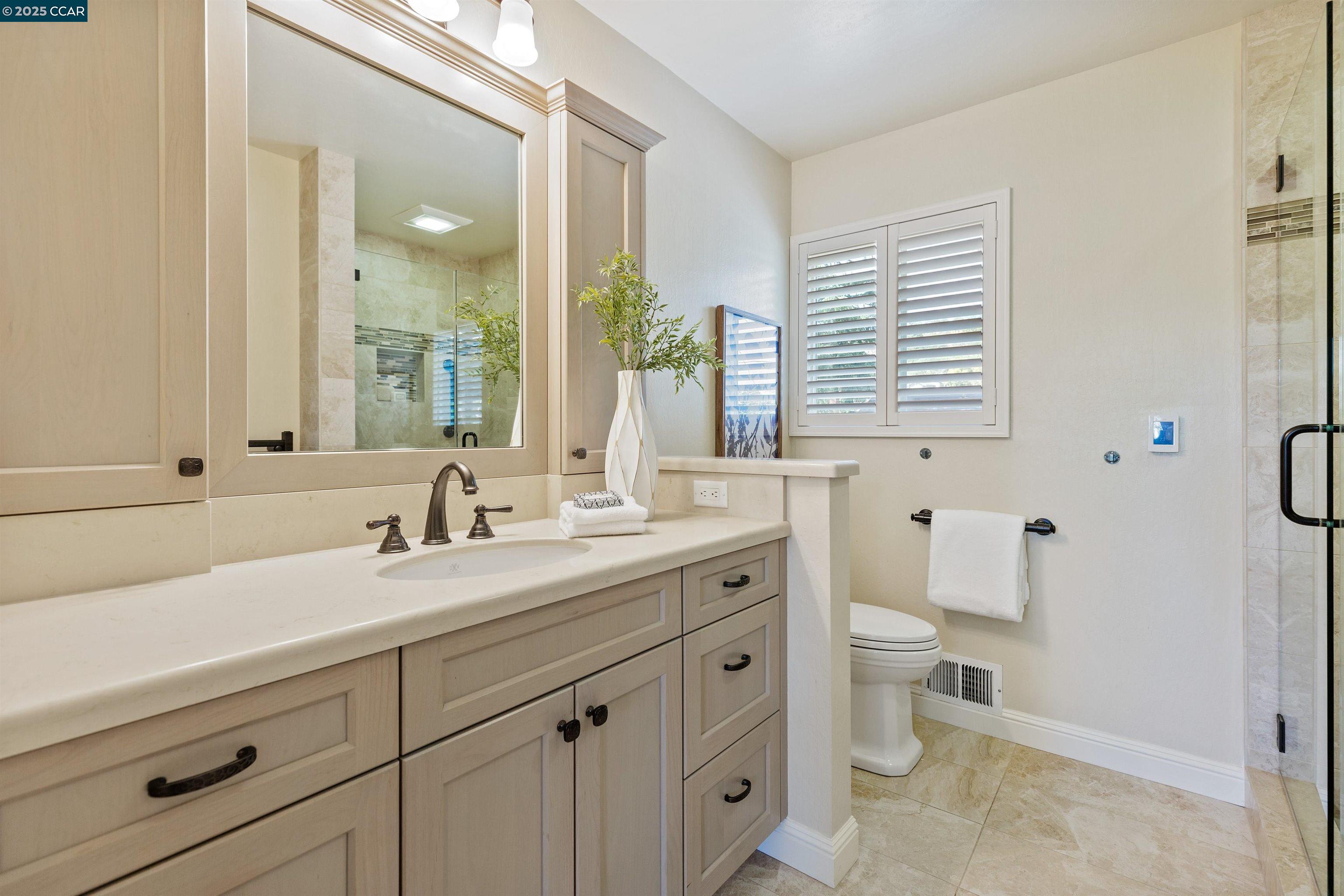 Detail Gallery Image 18 of 27 For 1010 Crystal Ct, Walnut Creek,  CA 94598 - 4 Beds | 3 Baths