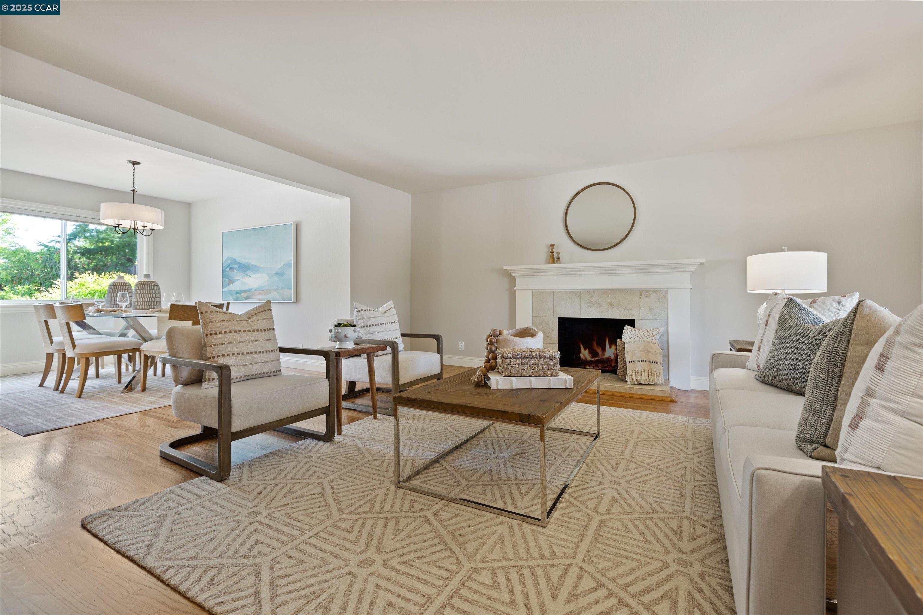 Detail Gallery Image 4 of 27 For 1010 Crystal Ct, Walnut Creek,  CA 94598 - 4 Beds | 3 Baths