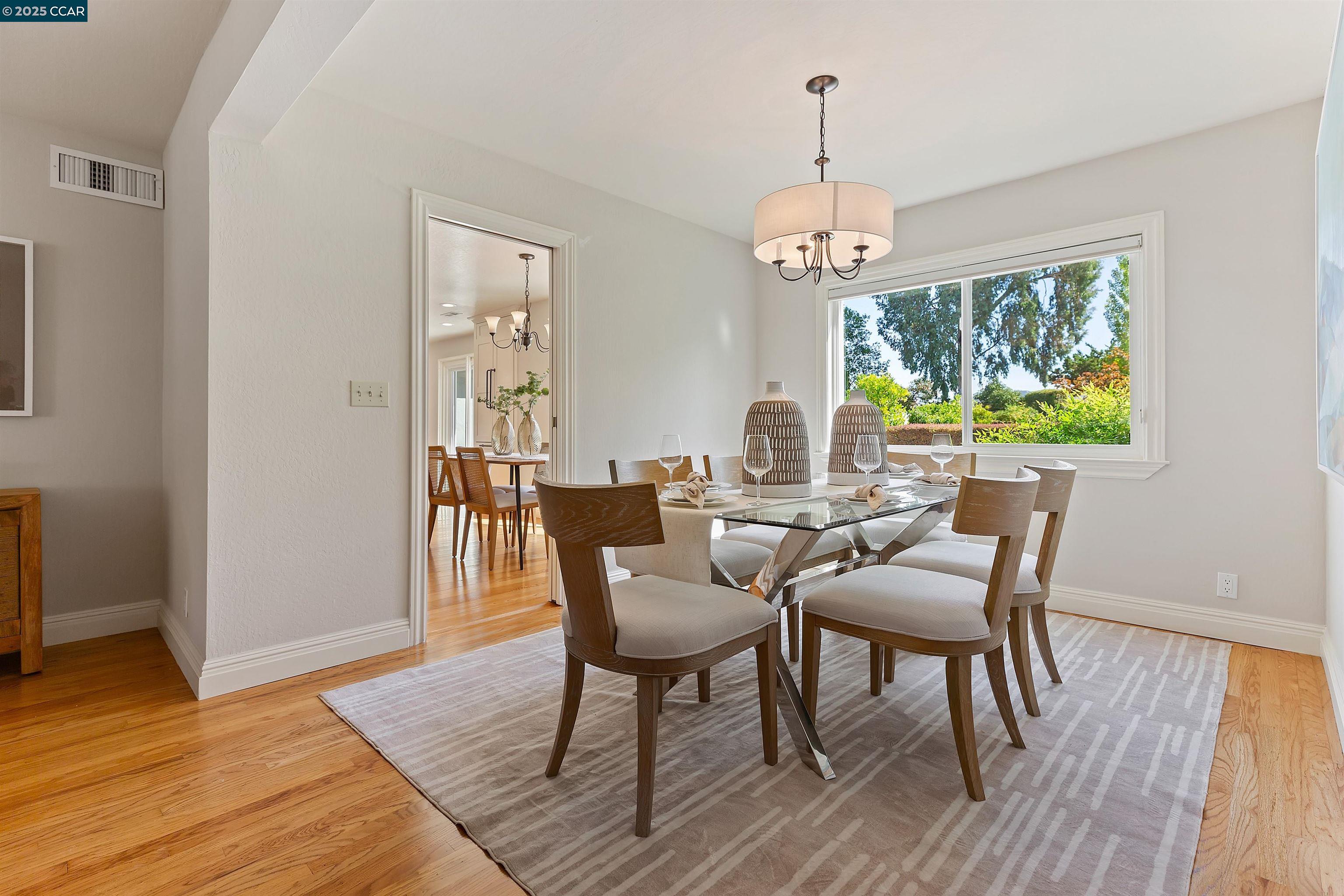 Detail Gallery Image 6 of 27 For 1010 Crystal Ct, Walnut Creek,  CA 94598 - 4 Beds | 3 Baths