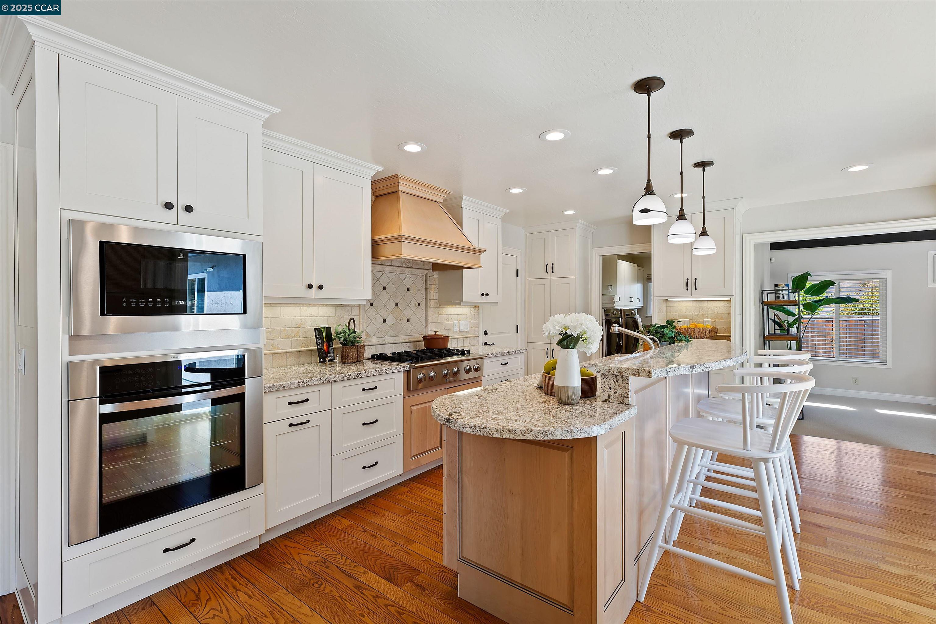 Detail Gallery Image 7 of 27 For 1010 Crystal Ct, Walnut Creek,  CA 94598 - 4 Beds | 3 Baths
