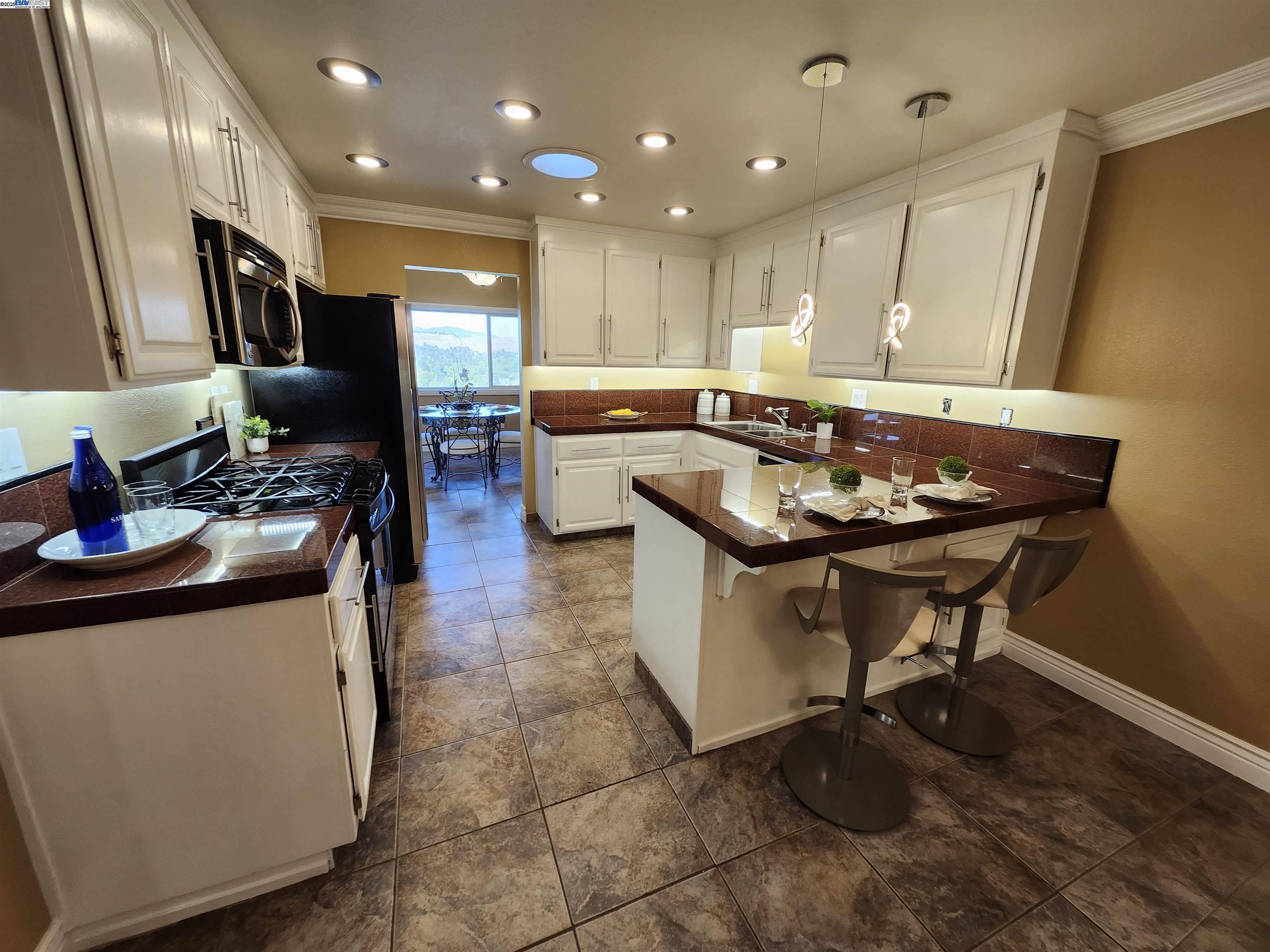 Detail Gallery Image 11 of 60 For 1823 Mockingbird Pl, Danville,  CA 94526 - 5 Beds | 3/1 Baths