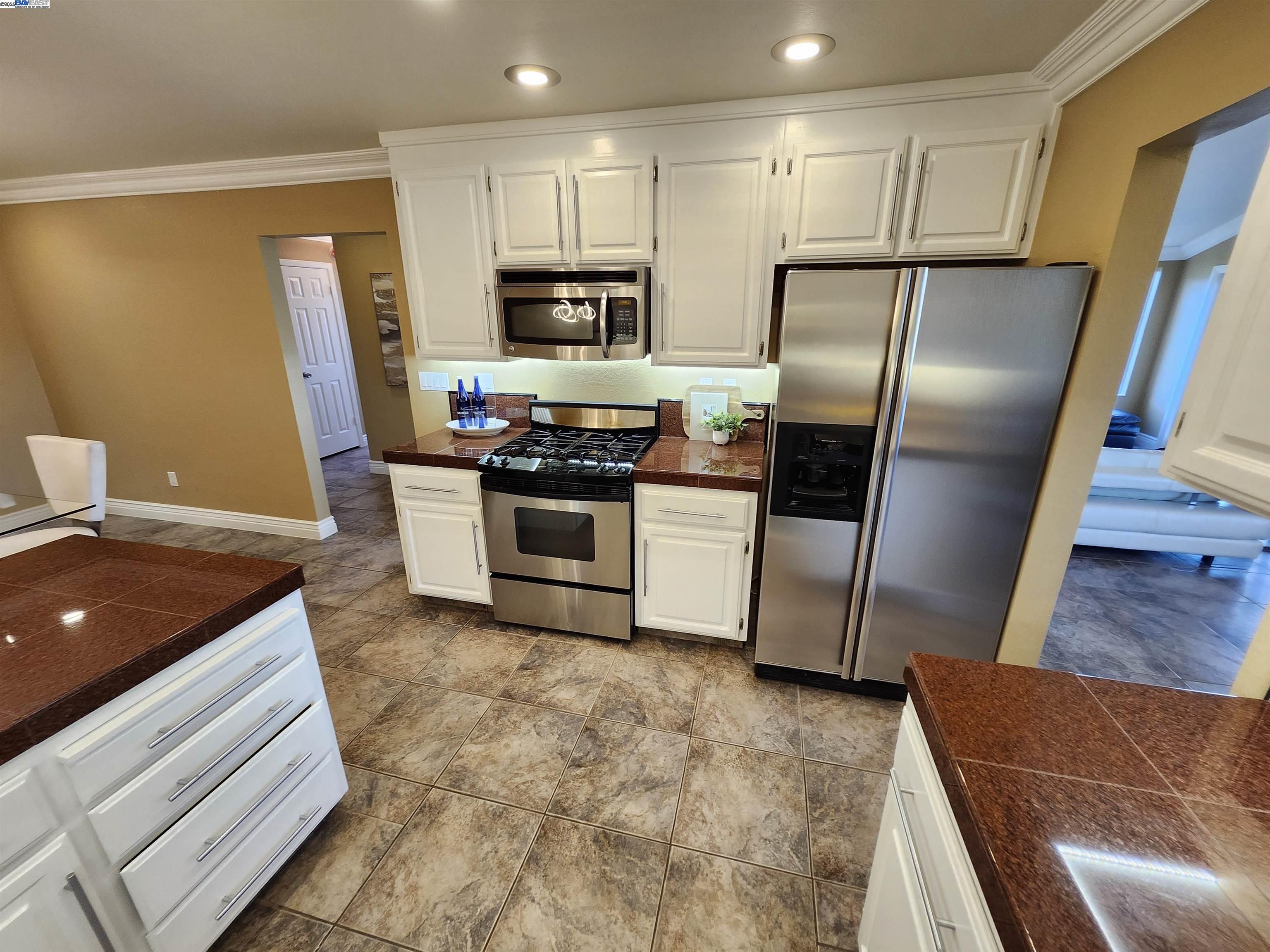 Detail Gallery Image 13 of 60 For 1823 Mockingbird Pl, Danville,  CA 94526 - 5 Beds | 3/1 Baths