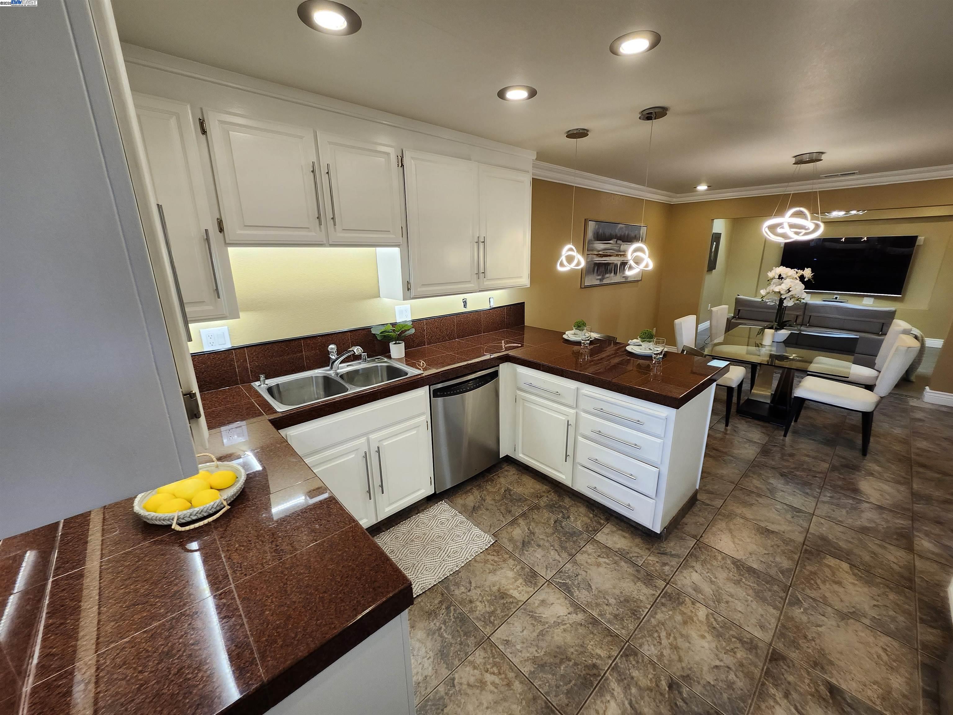 Detail Gallery Image 14 of 60 For 1823 Mockingbird Pl, Danville,  CA 94526 - 5 Beds | 3/1 Baths