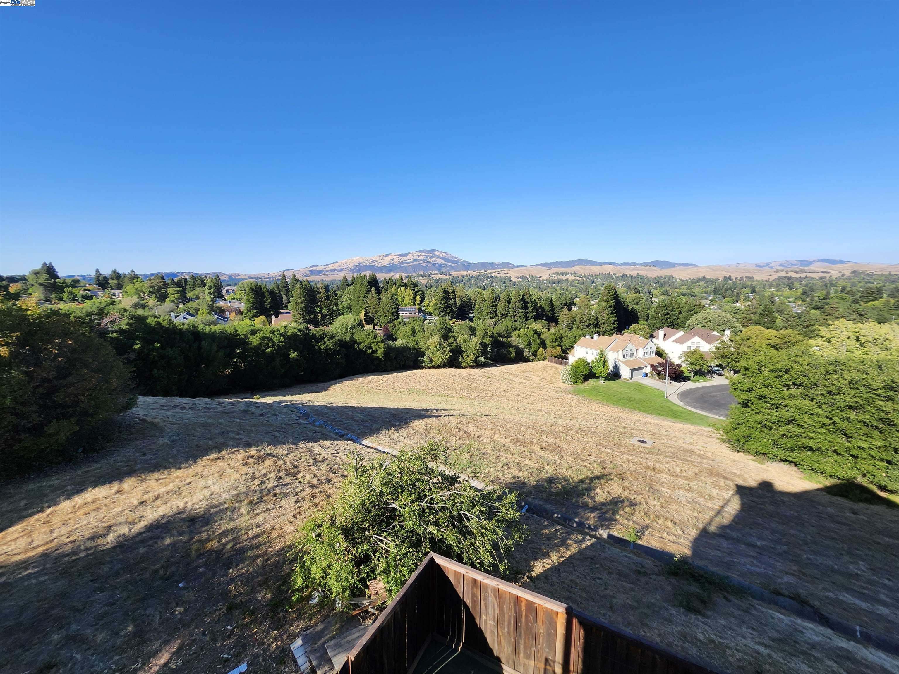 Detail Gallery Image 17 of 60 For 1823 Mockingbird Pl, Danville,  CA 94526 - 5 Beds | 3/1 Baths