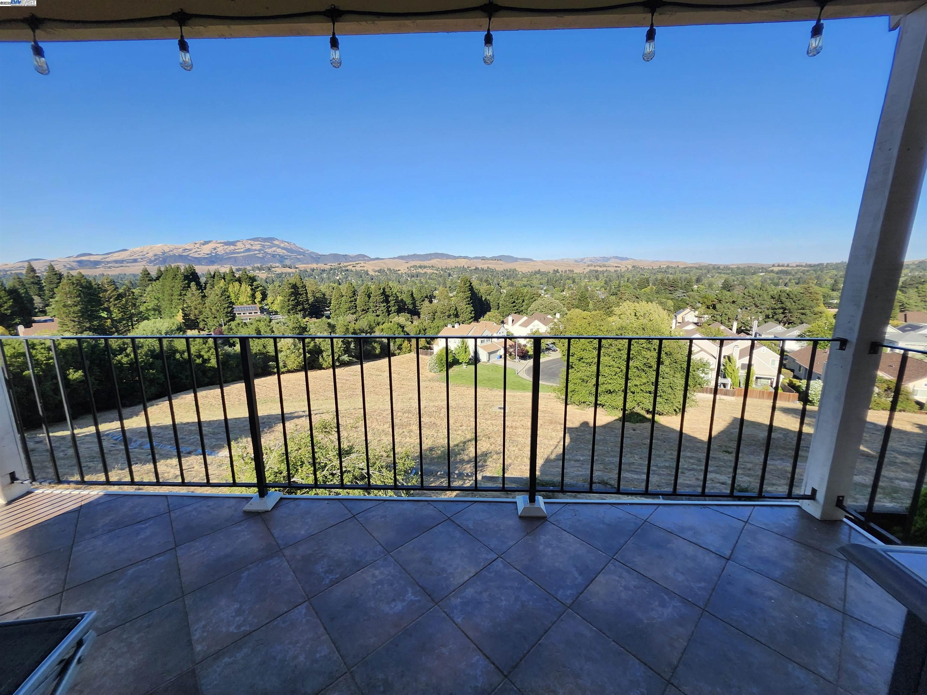 Detail Gallery Image 21 of 60 For 1823 Mockingbird Pl, Danville,  CA 94526 - 5 Beds | 3/1 Baths