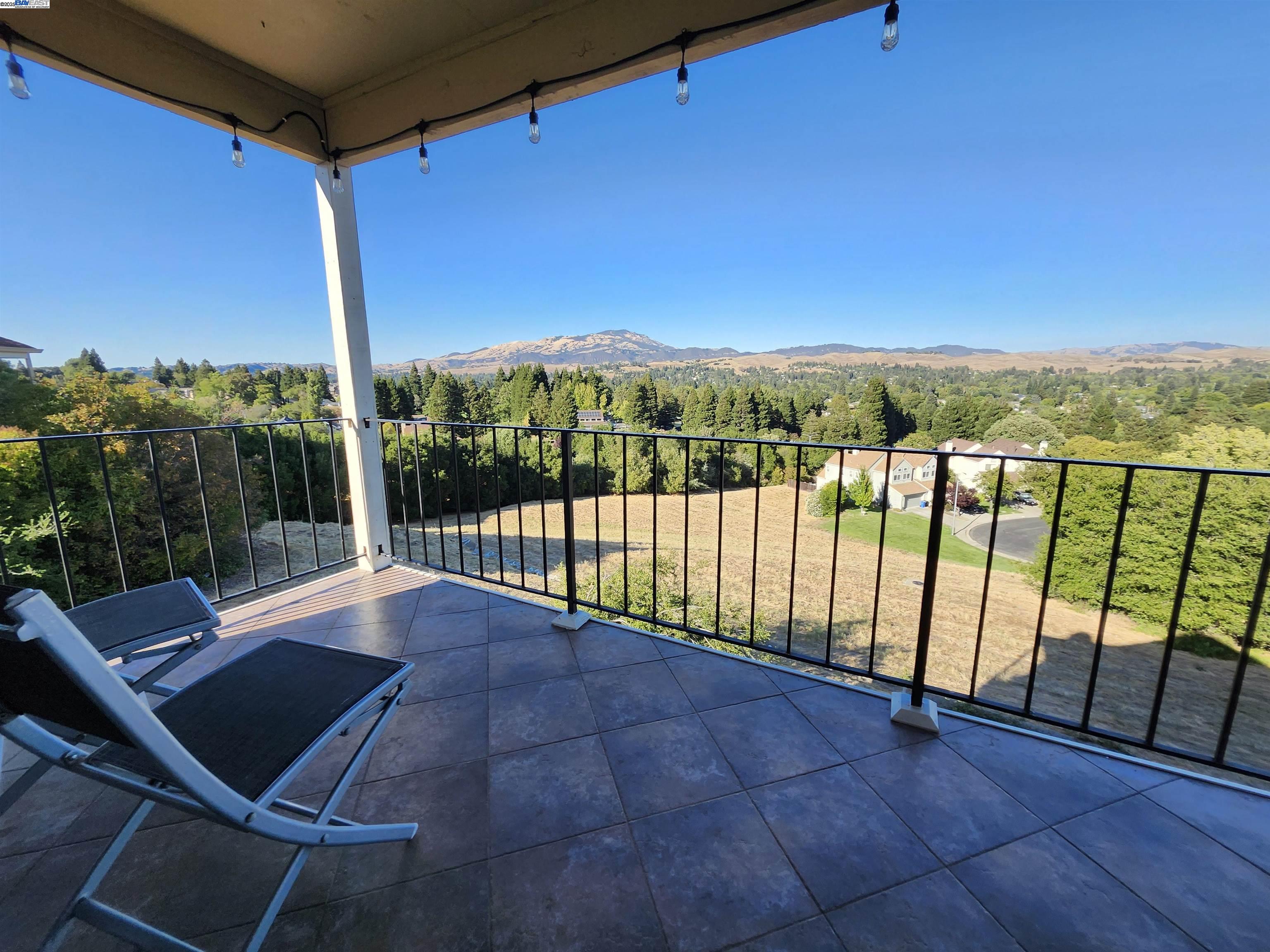 Detail Gallery Image 22 of 60 For 1823 Mockingbird Pl, Danville,  CA 94526 - 5 Beds | 3/1 Baths