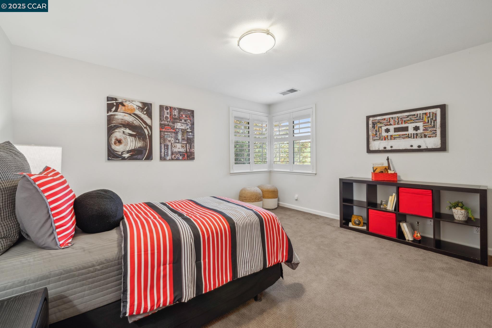Detail Gallery Image 33 of 52 For 460 Silver Hollow Dr., Walnut Creek,  CA 94598 - 5 Beds | 3 Baths