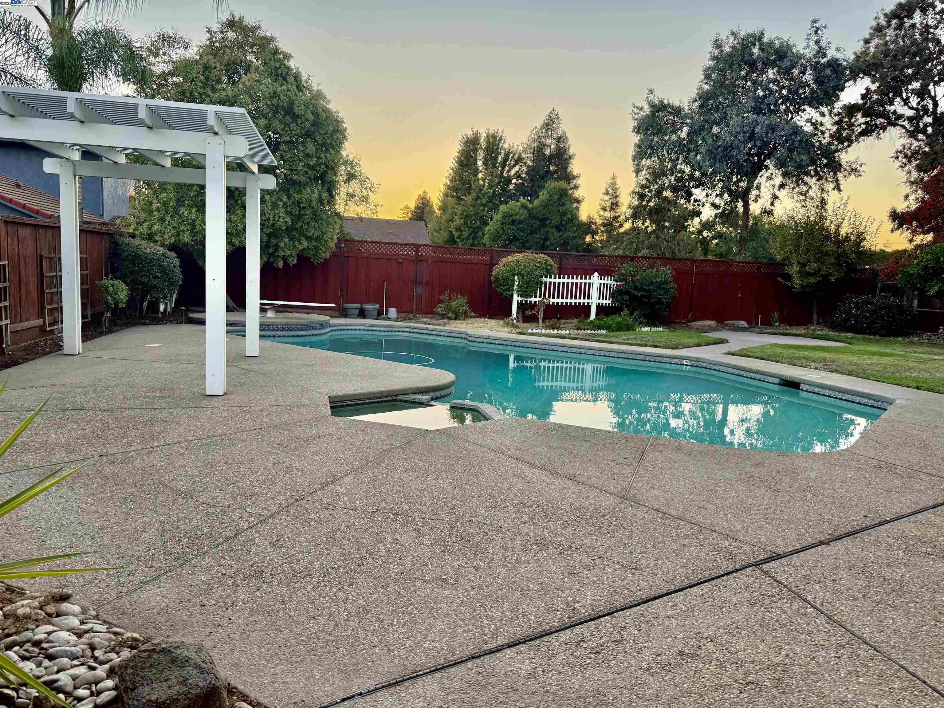 Detail Gallery Image 2 of 5 For 1023 Marsh Creek Lane, Manteca,  CA 95366 - 4 Beds | 2/1 Baths