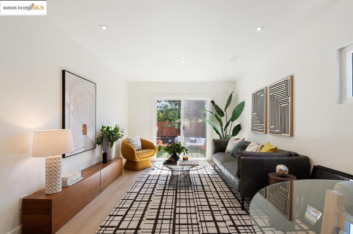 Detail Gallery Image 18 of 43 For 528 Ruby St, Redwood City,  CA 94062 - 2 Beds | 2 Baths