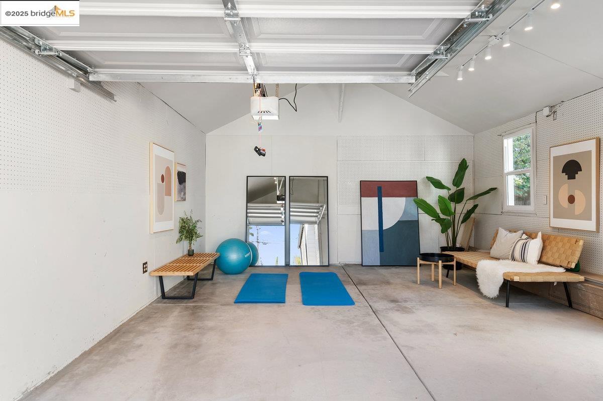Detail Gallery Image 35 of 43 For 528 Ruby St, Redwood City,  CA 94062 - 2 Beds | 2 Baths