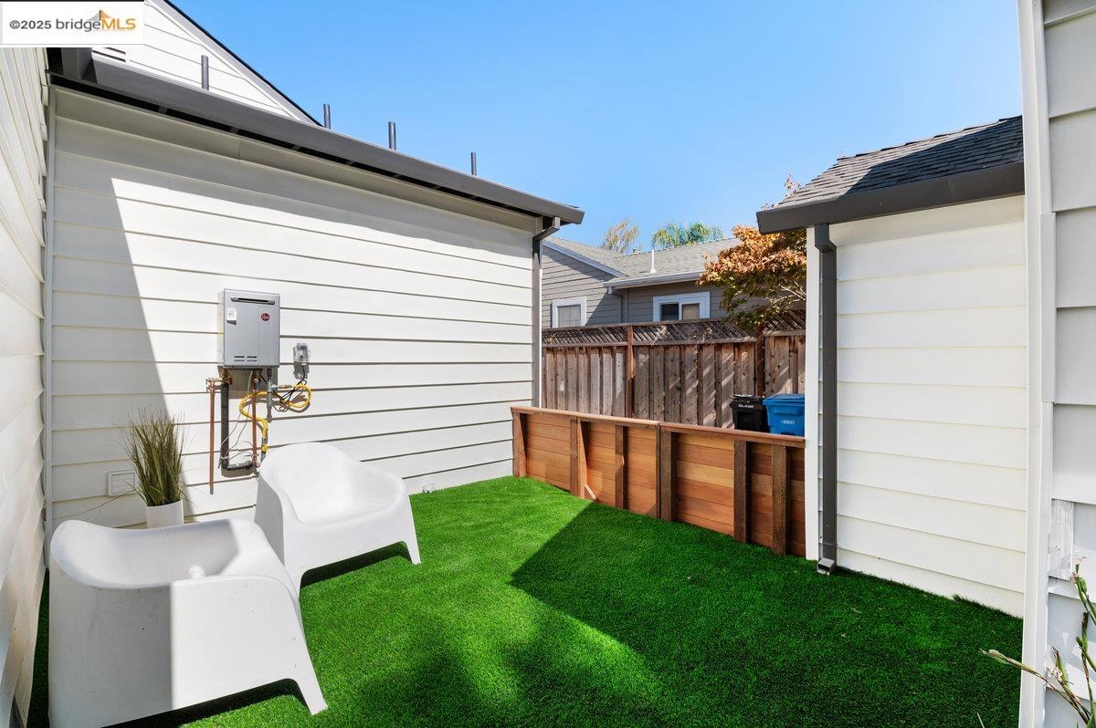 Detail Gallery Image 39 of 43 For 528 Ruby St, Redwood City,  CA 94062 - 2 Beds | 2 Baths