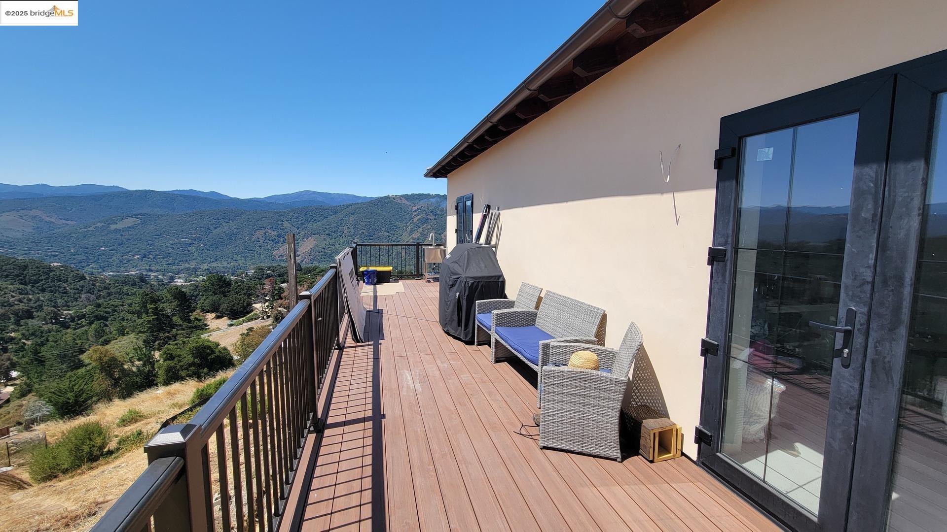 Detail Gallery Image 8 of 19 For 306 Country Club Hts Hts Hts, Carmel Valley,  CA 93924 - 4 Beds | 3/2 Baths