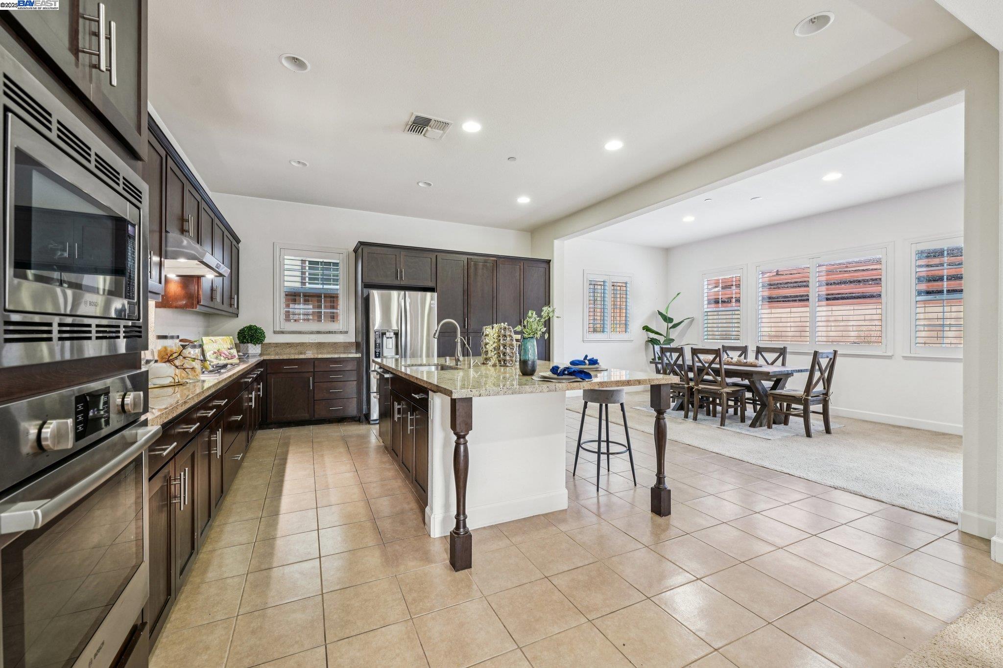 Detail Gallery Image 27 of 60 For 3898 Highpointe Ct, Dublin,  CA 94568 - 4 Beds | 4 Baths