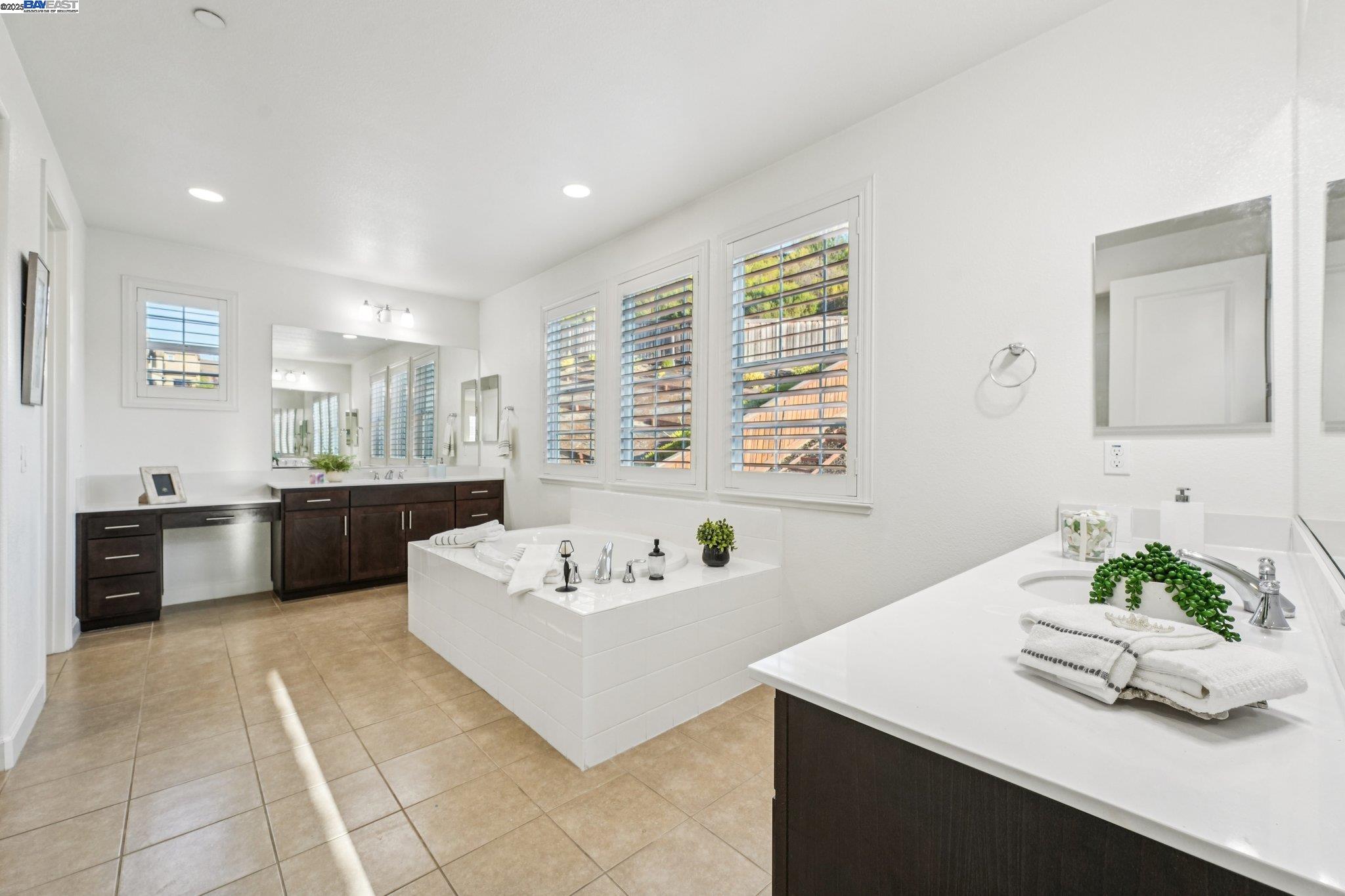 Detail Gallery Image 37 of 60 For 3898 Highpointe Ct, Dublin,  CA 94568 - 4 Beds | 4 Baths