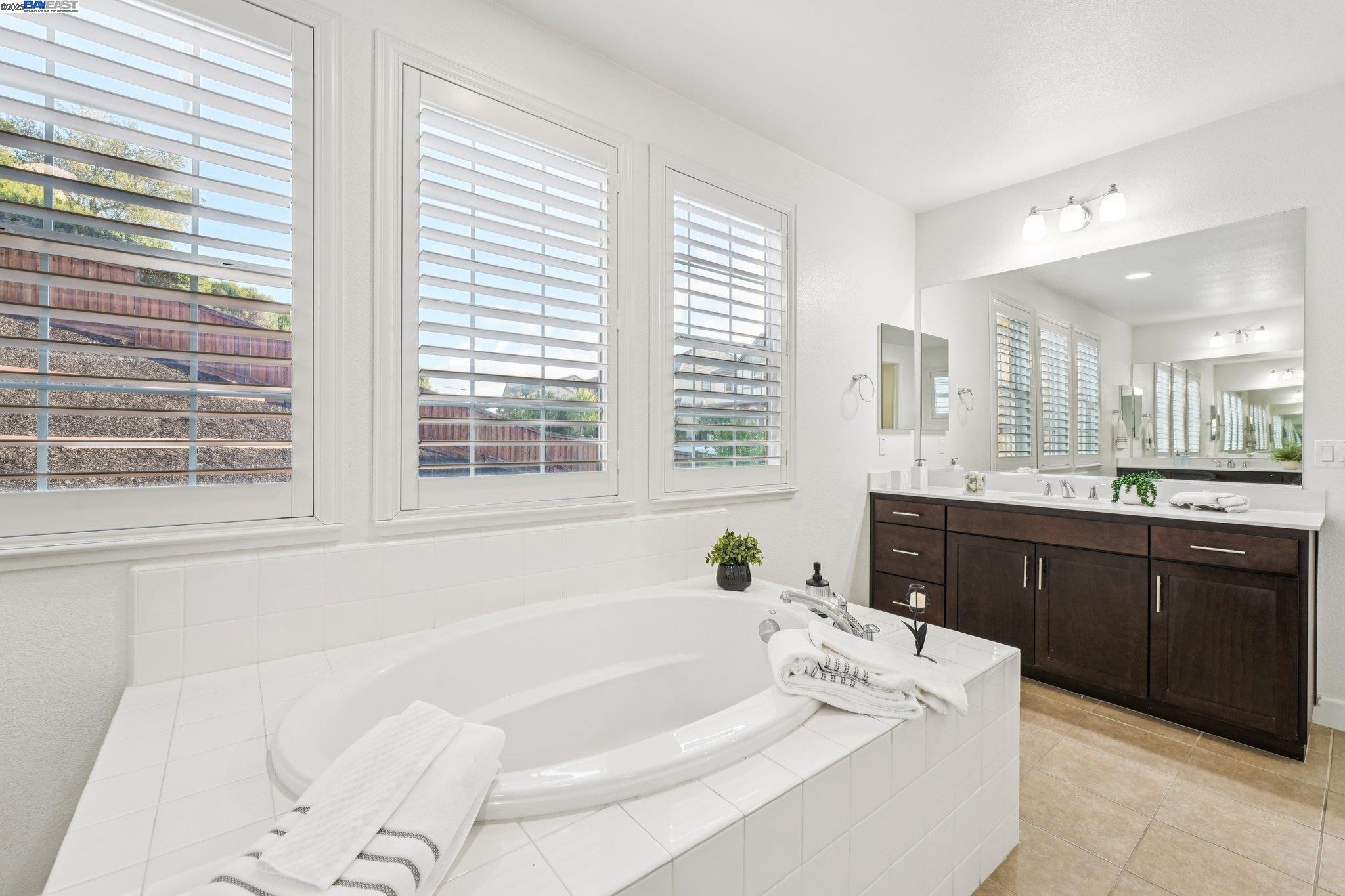 Detail Gallery Image 41 of 60 For 3898 Highpointe Ct, Dublin,  CA 94568 - 4 Beds | 4 Baths