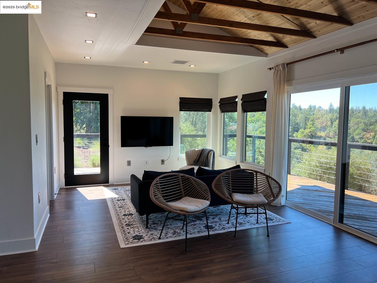 Detail Gallery Image 11 of 38 For 110 Duncan Hill Rd, Auburn,  CA 95603 - 3 Beds | 2/1 Baths