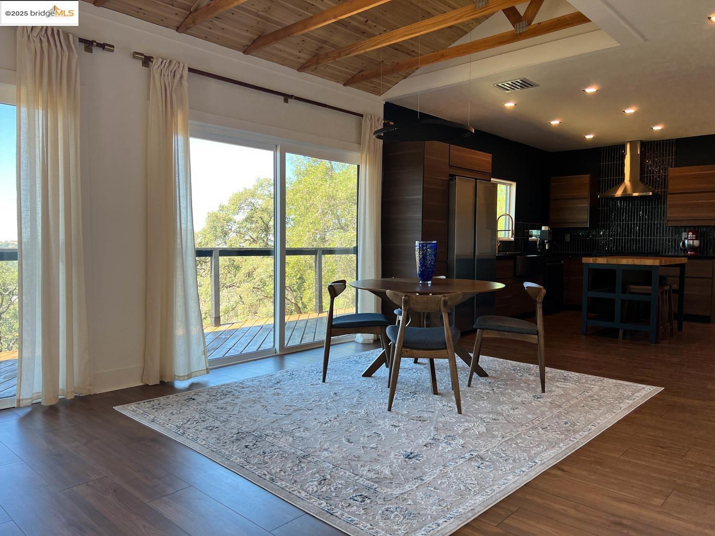 Detail Gallery Image 9 of 38 For 110 Duncan Hill Rd, Auburn,  CA 95603 - 3 Beds | 2/1 Baths