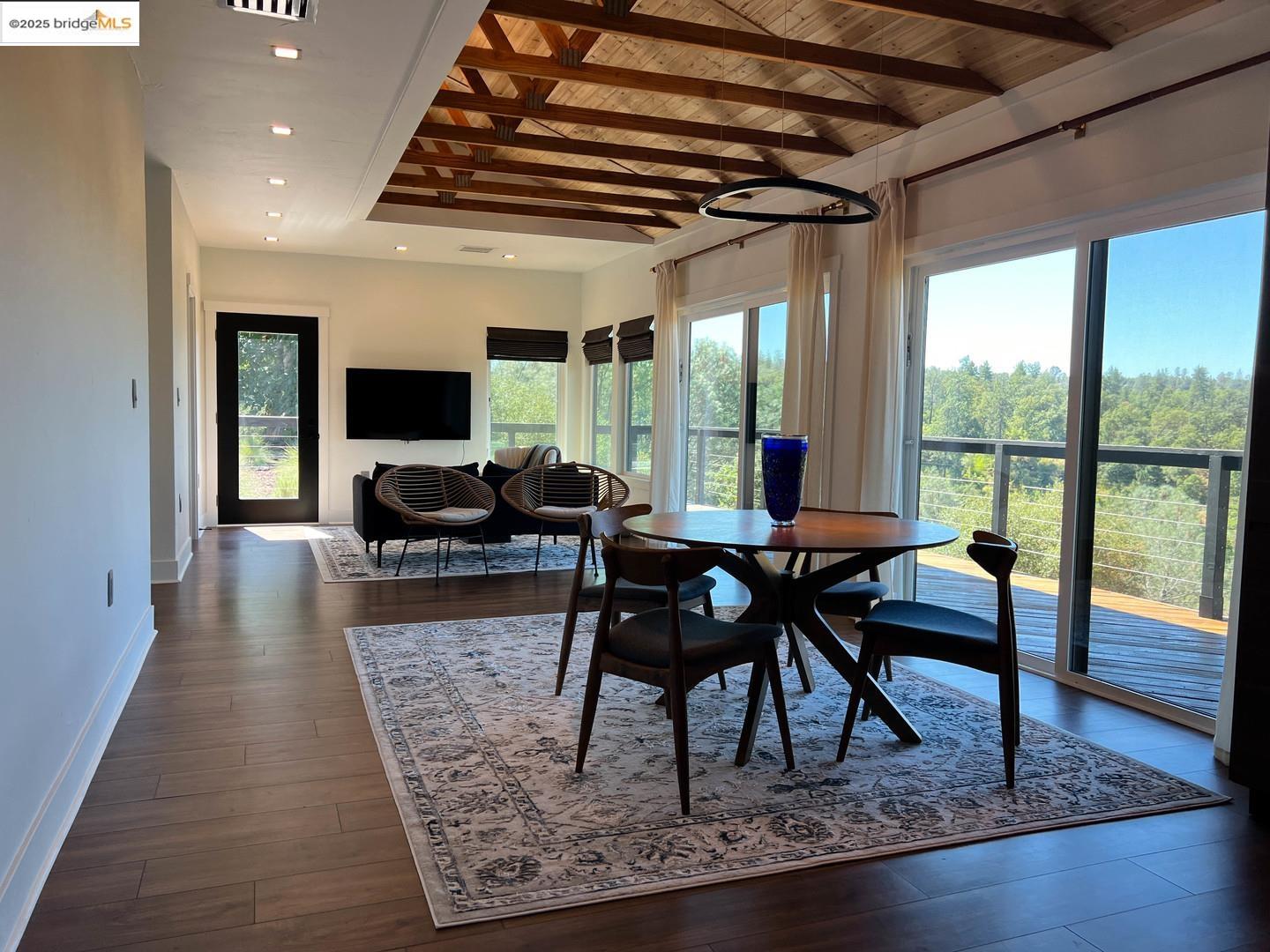 Detail Gallery Image 10 of 38 For 110 Duncan Hill Rd, Auburn,  CA 95603 - 3 Beds | 2/1 Baths