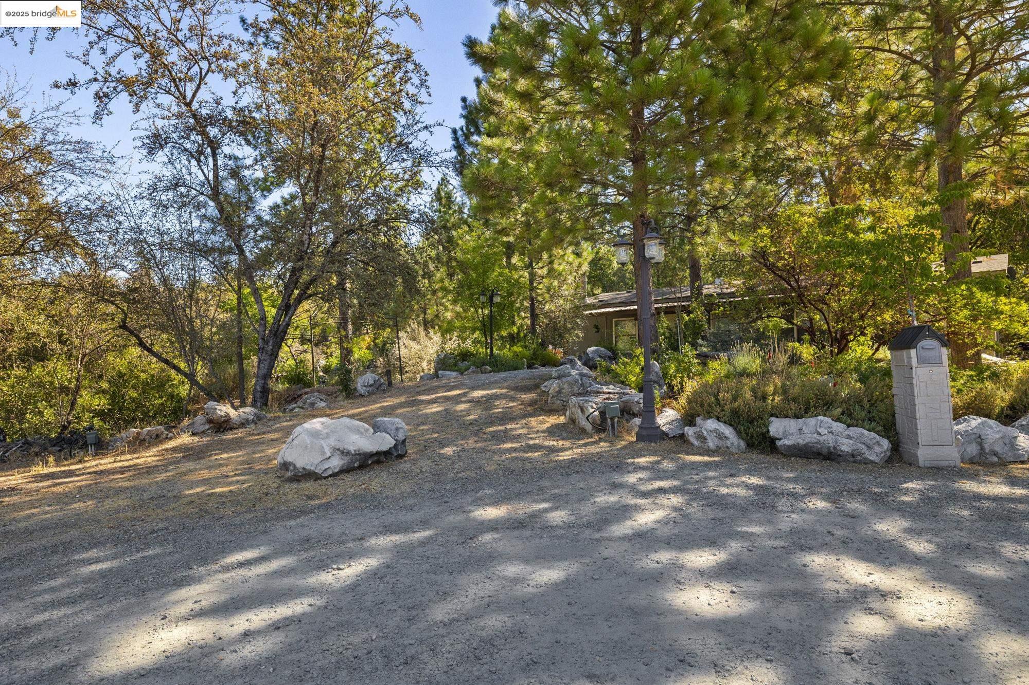 Detail Gallery Image 11 of 44 For 22389 Parrotts Ferry 1, Sonora,  CA 95370 - 3 Beds | 2 Baths