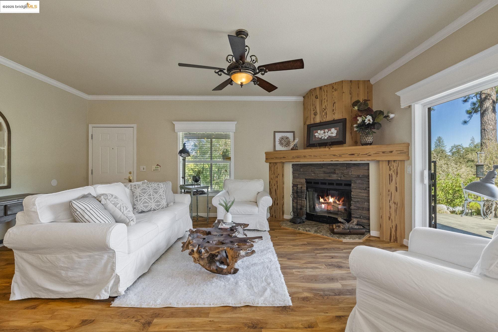 Detail Gallery Image 14 of 44 For 22389 Parrotts Ferry 1, Sonora,  CA 95370 - 3 Beds | 2 Baths