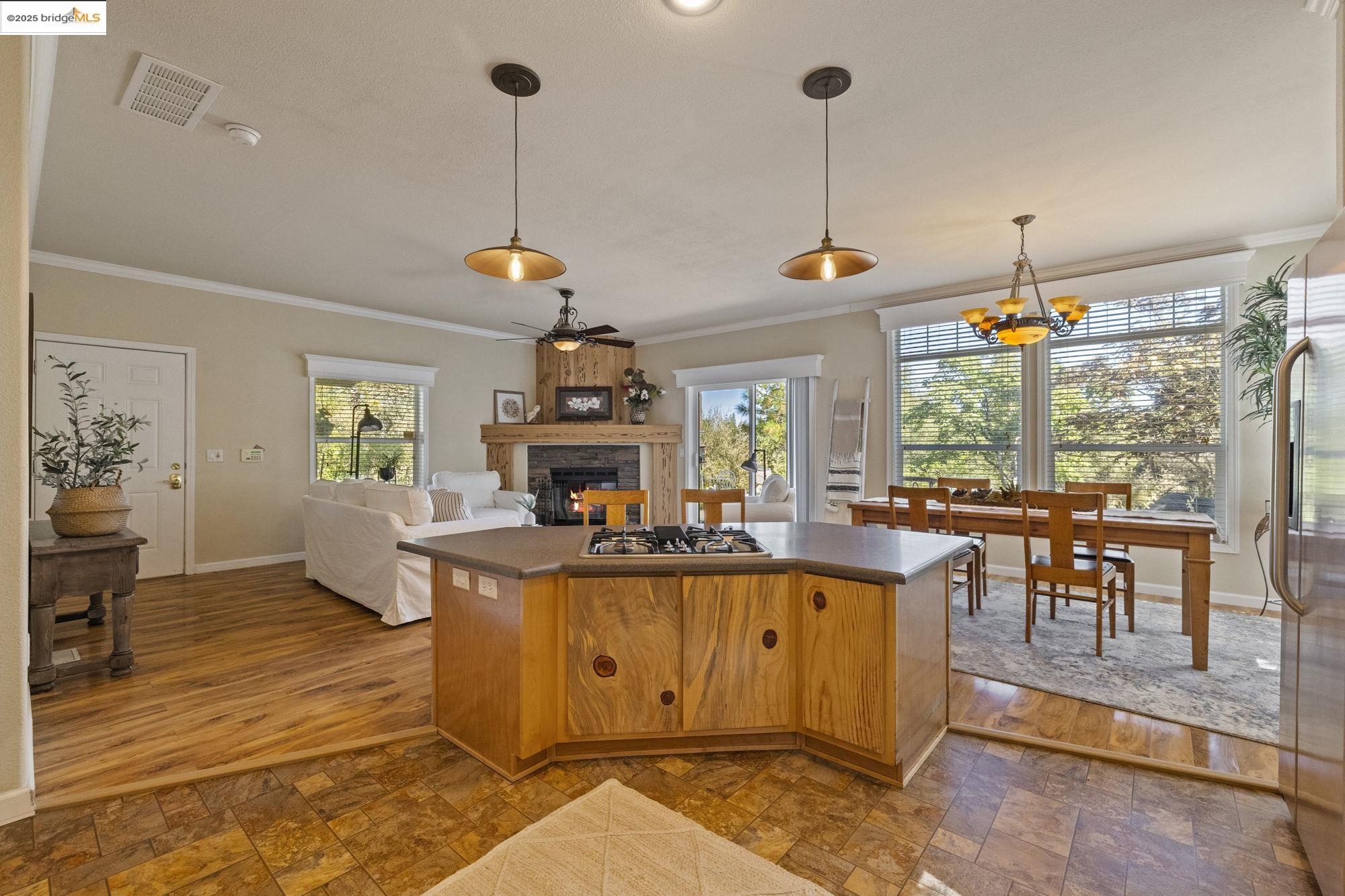 Detail Gallery Image 18 of 44 For 22389 Parrotts Ferry 1, Sonora,  CA 95370 - 3 Beds | 2 Baths