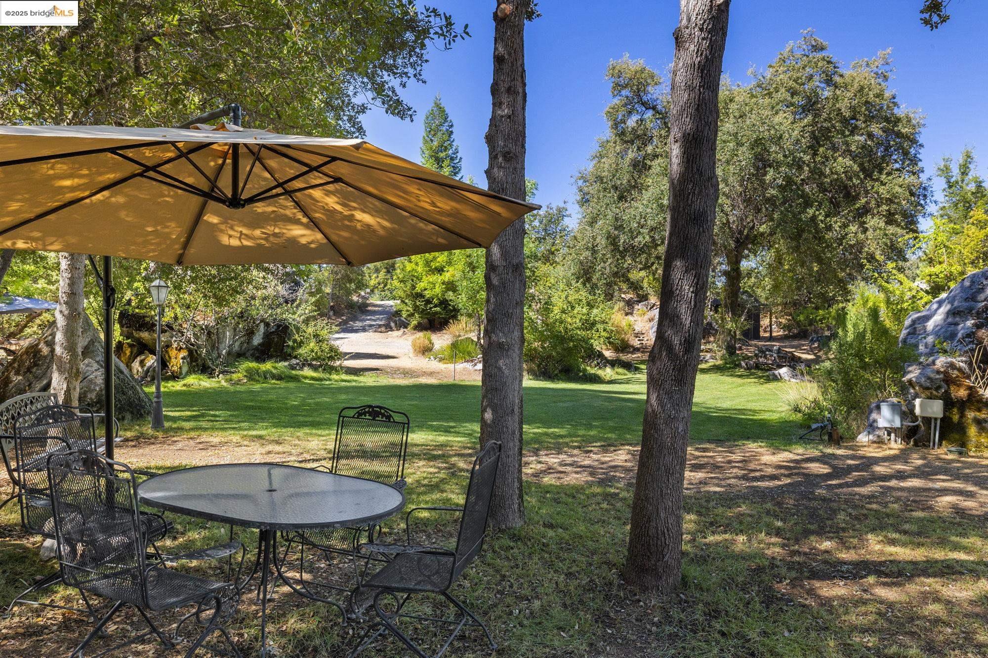 Detail Gallery Image 6 of 44 For 22389 Parrotts Ferry 1, Sonora,  CA 95370 - 3 Beds | 2 Baths