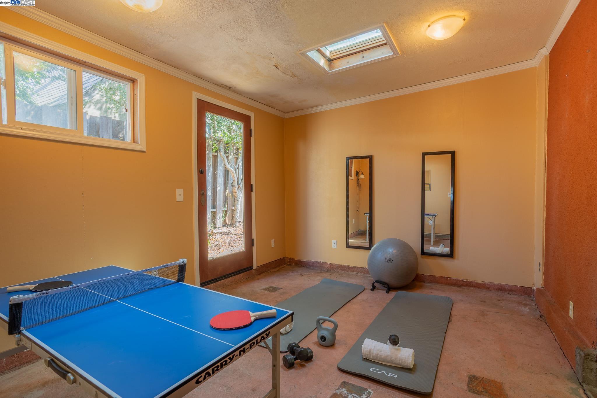 Detail Gallery Image 13 of 44 For 1514 La Loma Ave, Berkeley,  CA 94708 - 4 Beds | 4 Baths