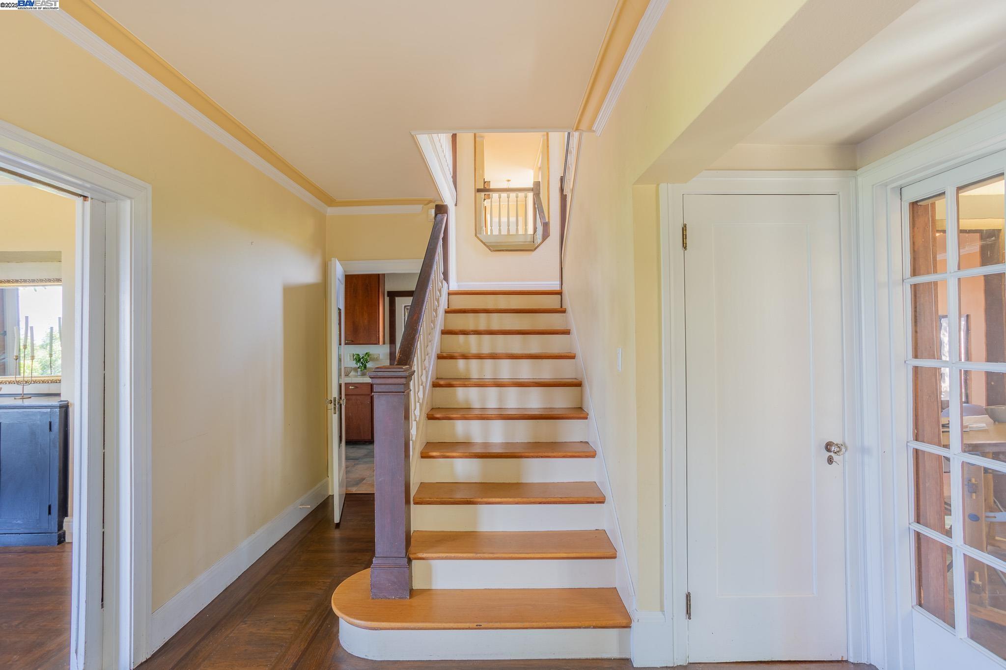 Detail Gallery Image 18 of 44 For 1514 La Loma Ave, Berkeley,  CA 94708 - 4 Beds | 4 Baths