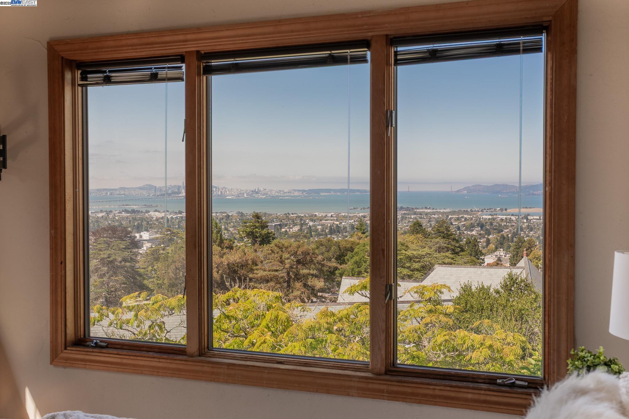 Detail Gallery Image 24 of 44 For 1514 La Loma Ave, Berkeley,  CA 94708 - 4 Beds | 4 Baths