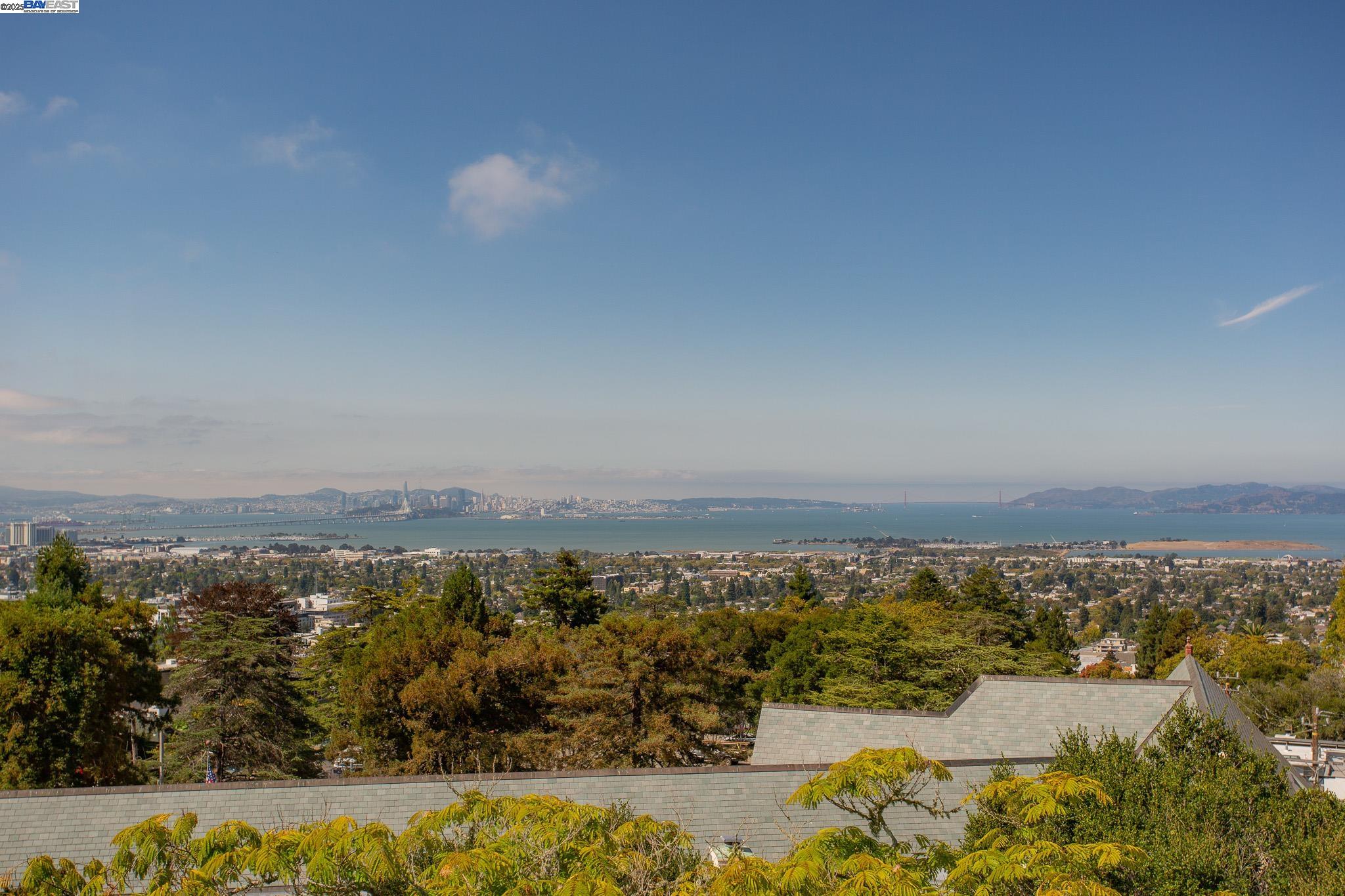 Detail Gallery Image 25 of 44 For 1514 La Loma Ave, Berkeley,  CA 94708 - 4 Beds | 4 Baths