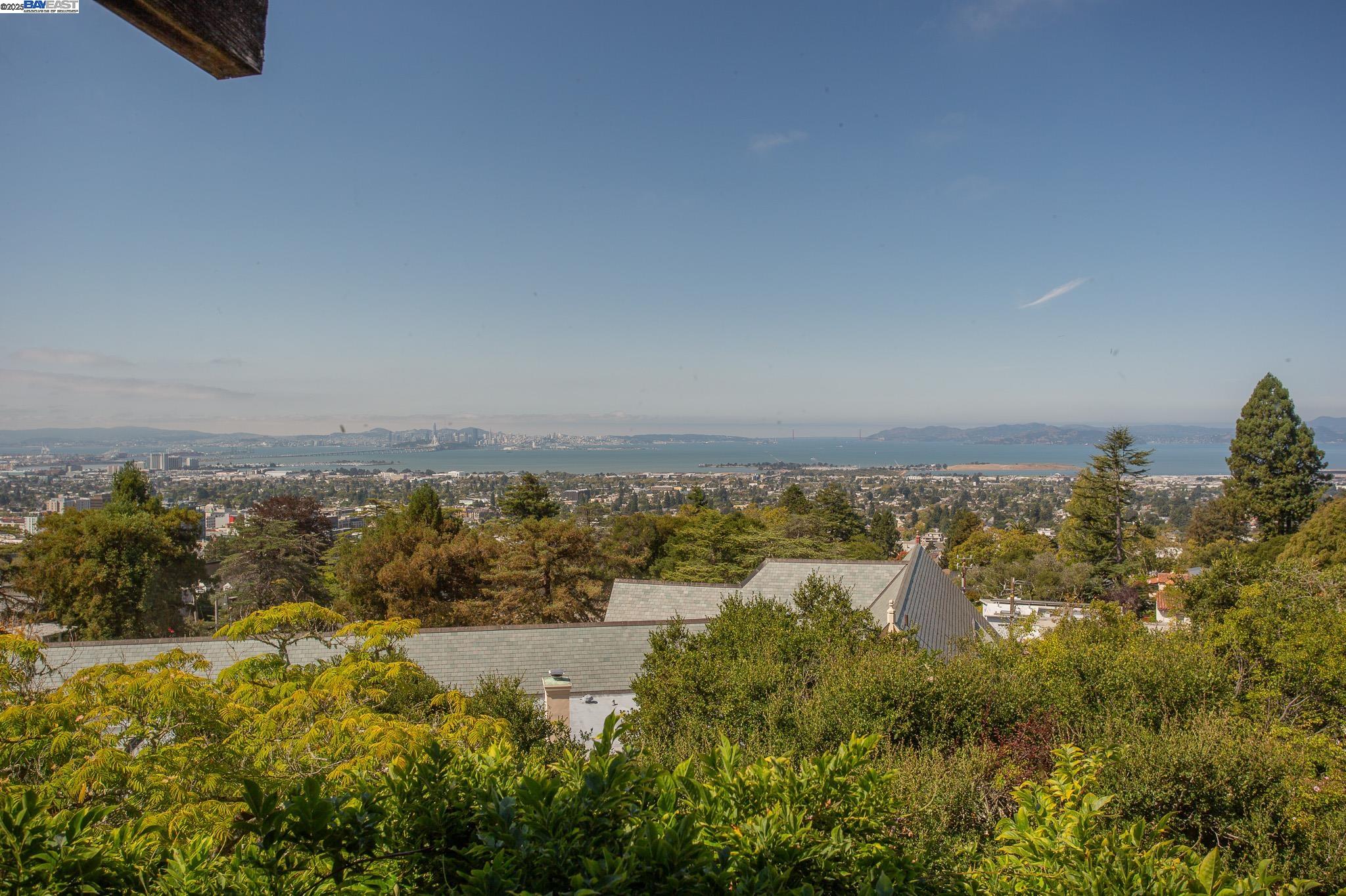 Detail Gallery Image 26 of 44 For 1514 La Loma Ave, Berkeley,  CA 94708 - 4 Beds | 4 Baths