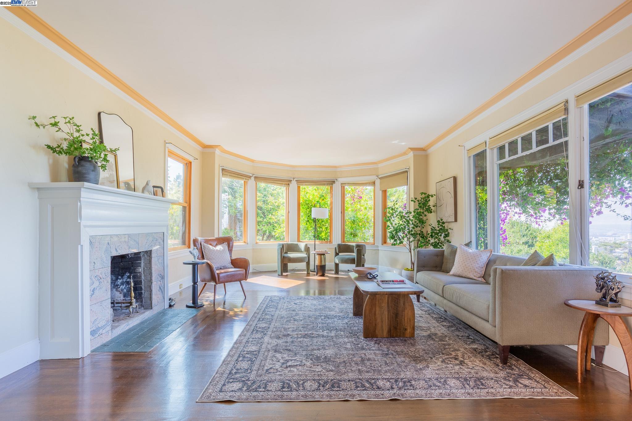 Detail Gallery Image 4 of 44 For 1514 La Loma Ave, Berkeley,  CA 94708 - 4 Beds | 4 Baths