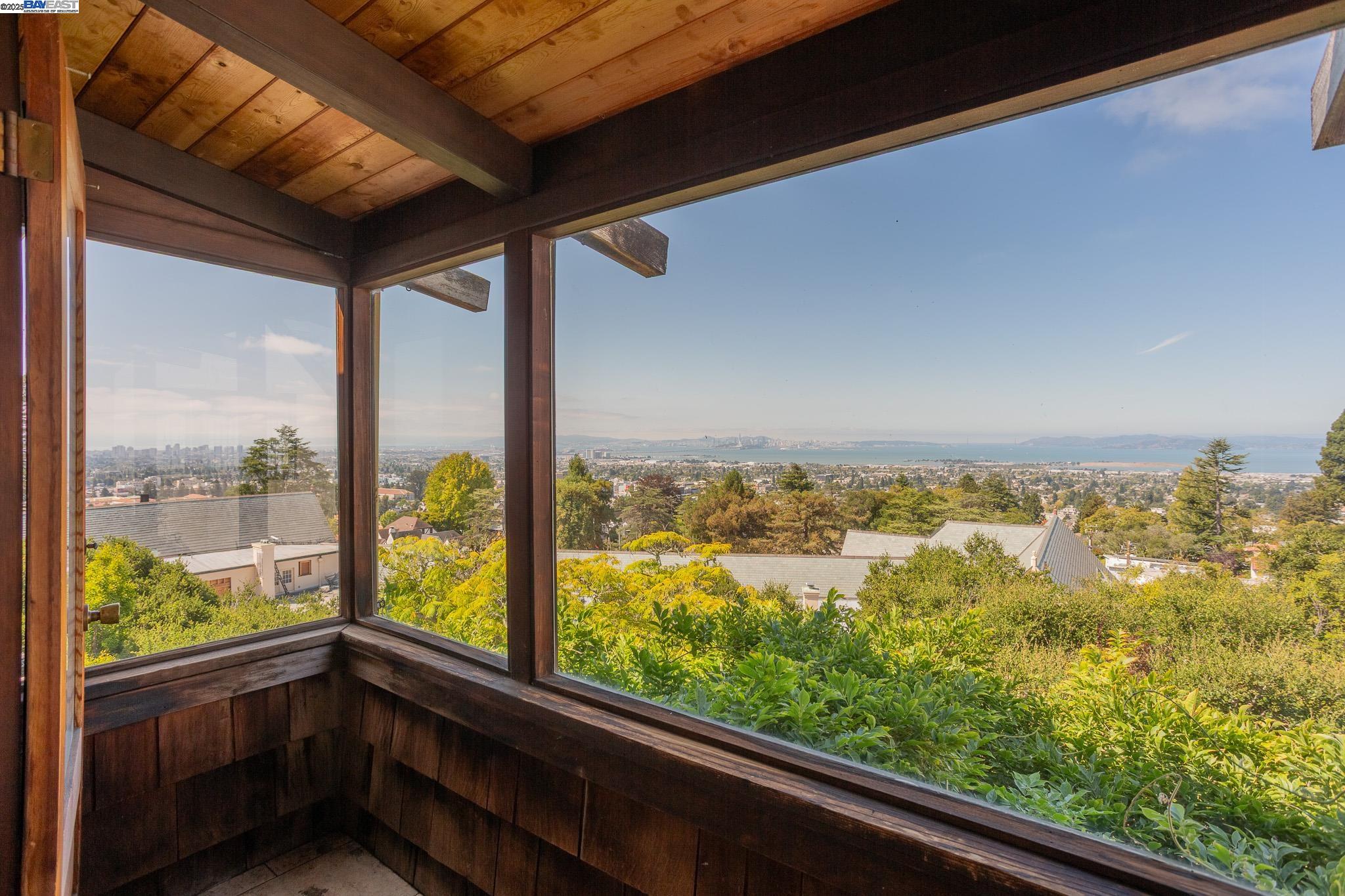 Detail Gallery Image 34 of 44 For 1514 La Loma Ave, Berkeley,  CA 94708 - 4 Beds | 4 Baths