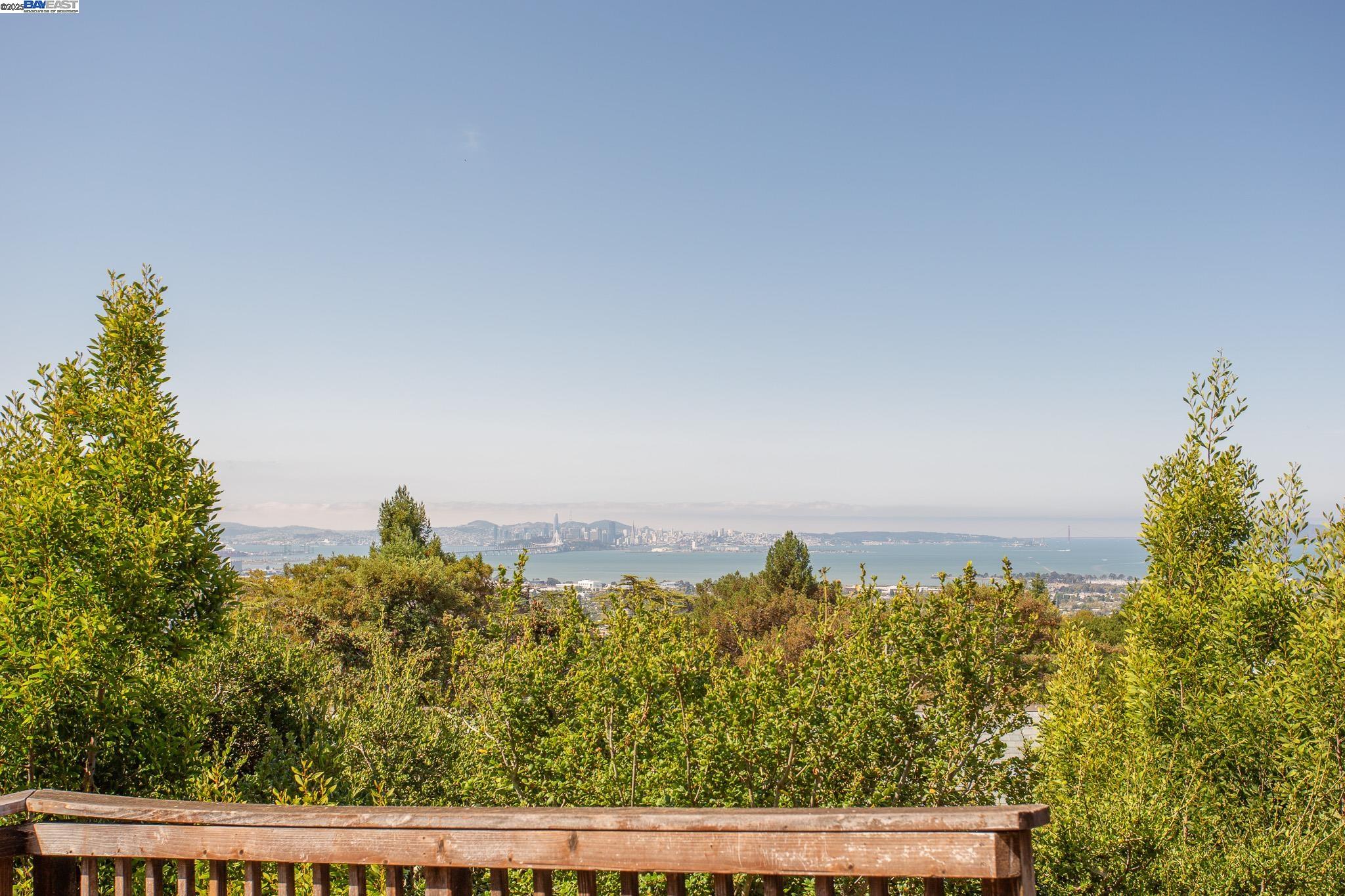 Detail Gallery Image 37 of 44 For 1514 La Loma Ave, Berkeley,  CA 94708 - 4 Beds | 4 Baths