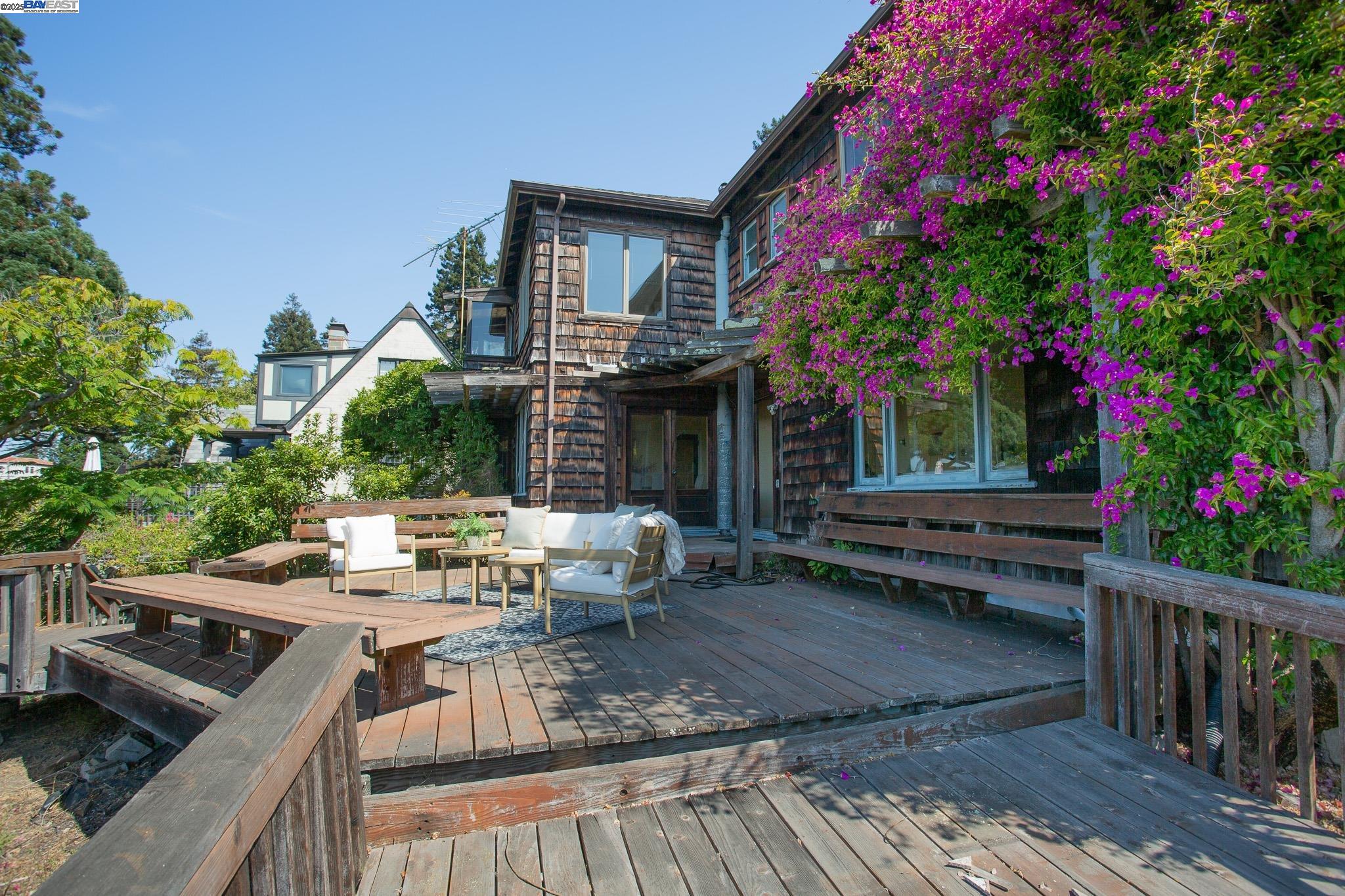 Detail Gallery Image 40 of 44 For 1514 La Loma Ave, Berkeley,  CA 94708 - 4 Beds | 4 Baths
