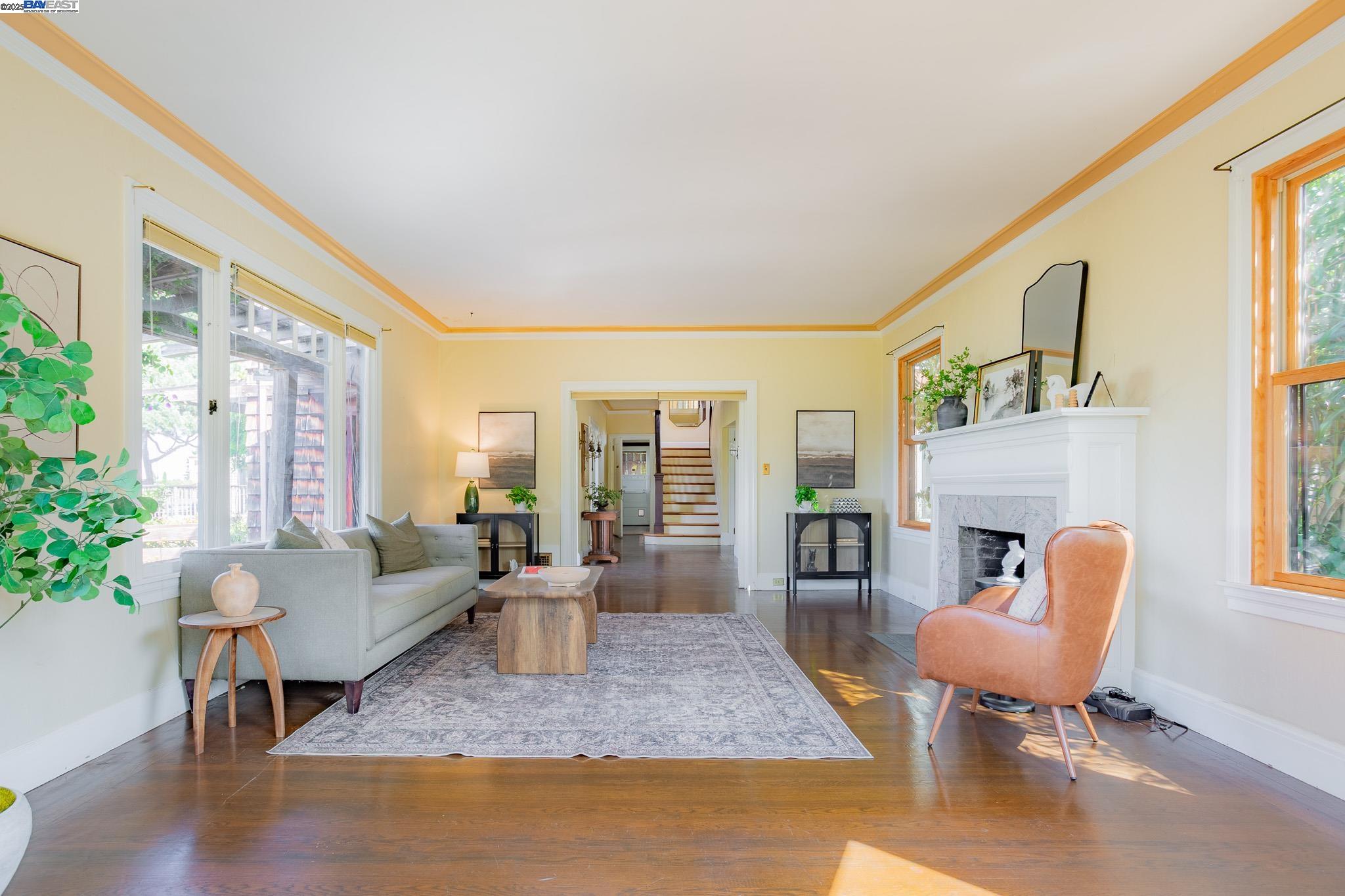 Detail Gallery Image 5 of 44 For 1514 La Loma Ave, Berkeley,  CA 94708 - 4 Beds | 4 Baths